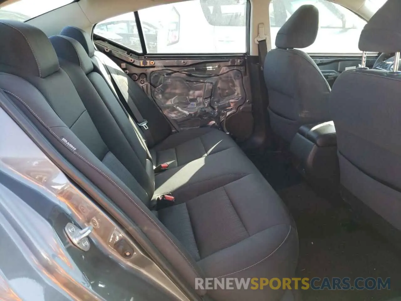 6 Photograph of a damaged car 1N4BL4BV1KN300576 NISSAN ALTIMA 2019