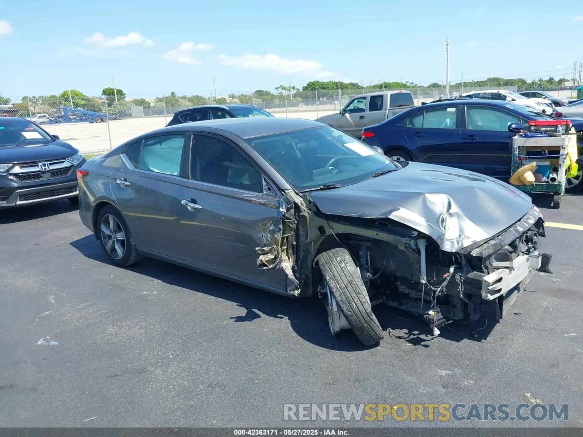 1 Photograph of a damaged car 1N4BL4BV1KN324585 NISSAN ALTIMA 2019