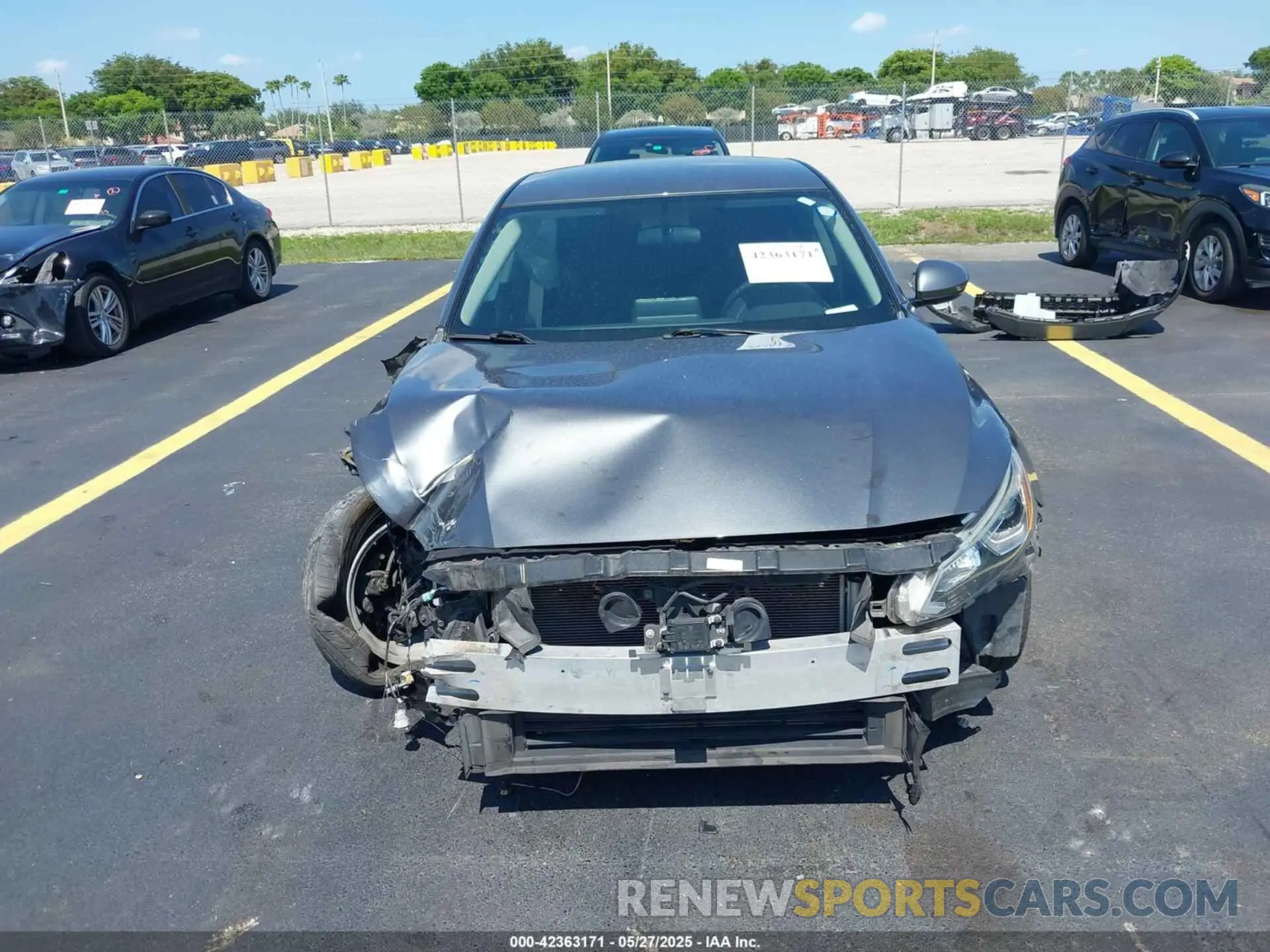 13 Photograph of a damaged car 1N4BL4BV1KN324585 NISSAN ALTIMA 2019