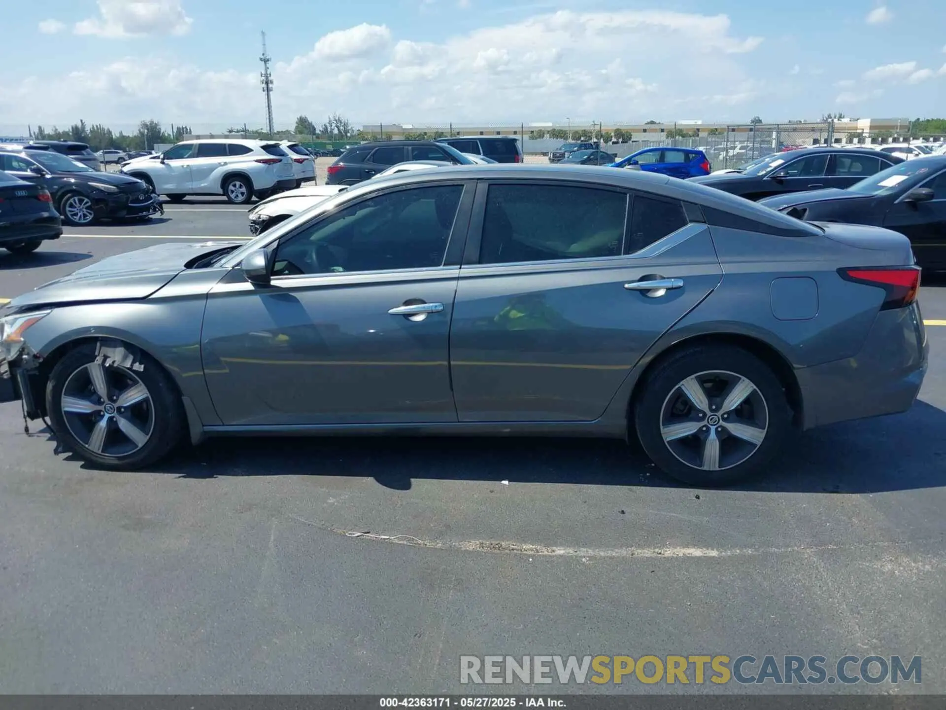 15 Photograph of a damaged car 1N4BL4BV1KN324585 NISSAN ALTIMA 2019