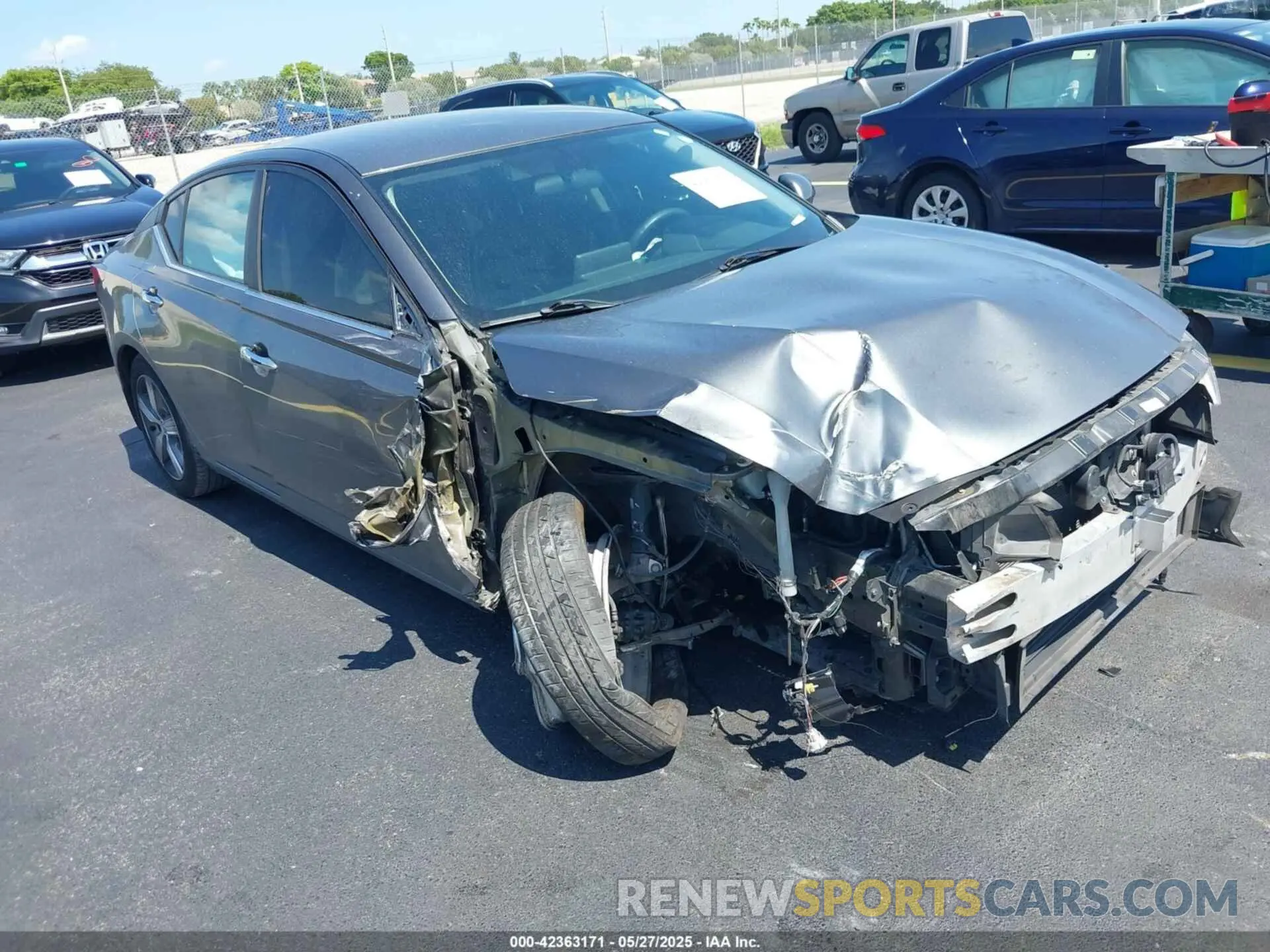 6 Photograph of a damaged car 1N4BL4BV1KN324585 NISSAN ALTIMA 2019