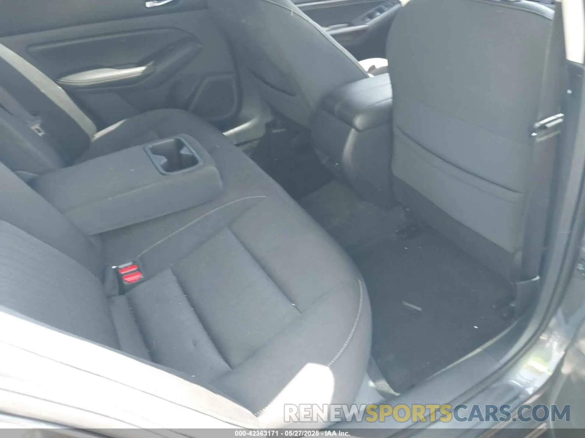8 Photograph of a damaged car 1N4BL4BV1KN324585 NISSAN ALTIMA 2019
