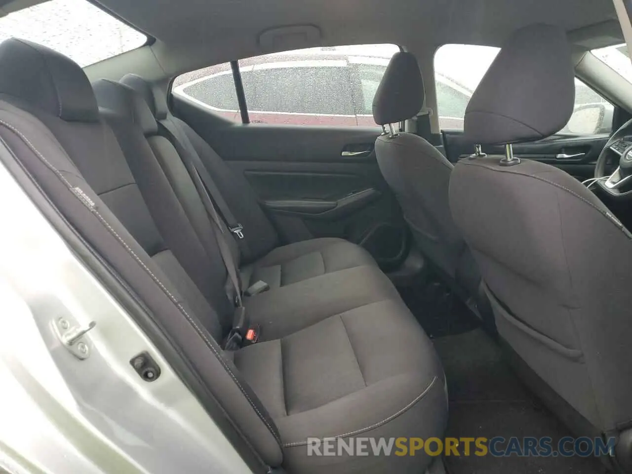 10 Photograph of a damaged car 1N4BL4BV2KC127663 NISSAN ALTIMA 2019