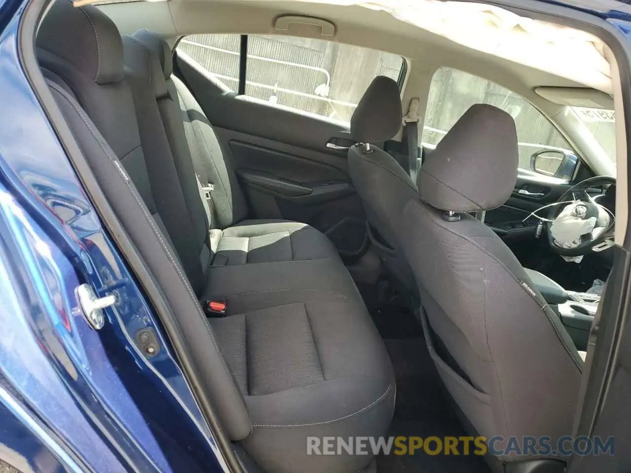 10 Photograph of a damaged car 1N4BL4BV2KC130563 NISSAN ALTIMA 2019