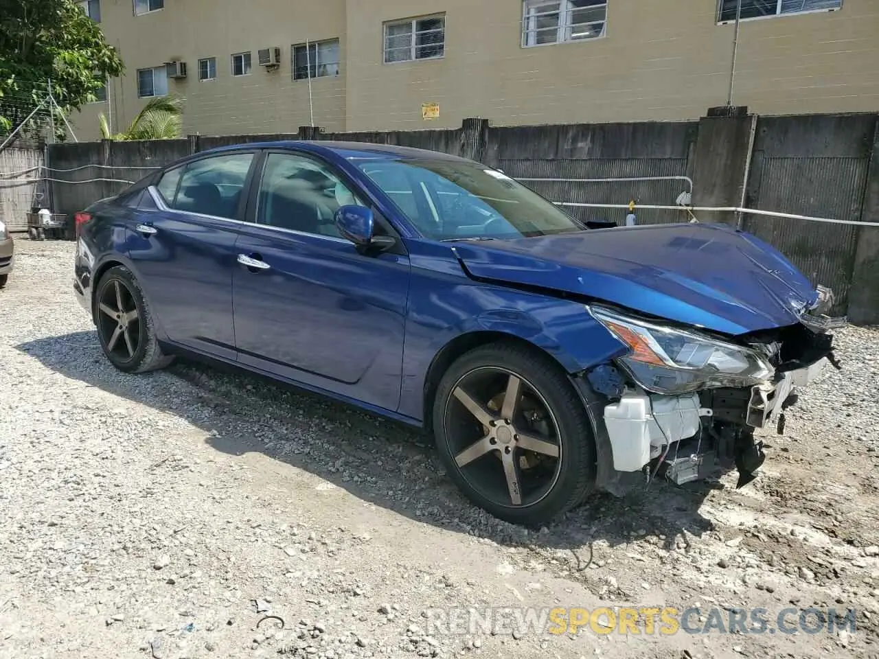 4 Photograph of a damaged car 1N4BL4BV2KC130563 NISSAN ALTIMA 2019