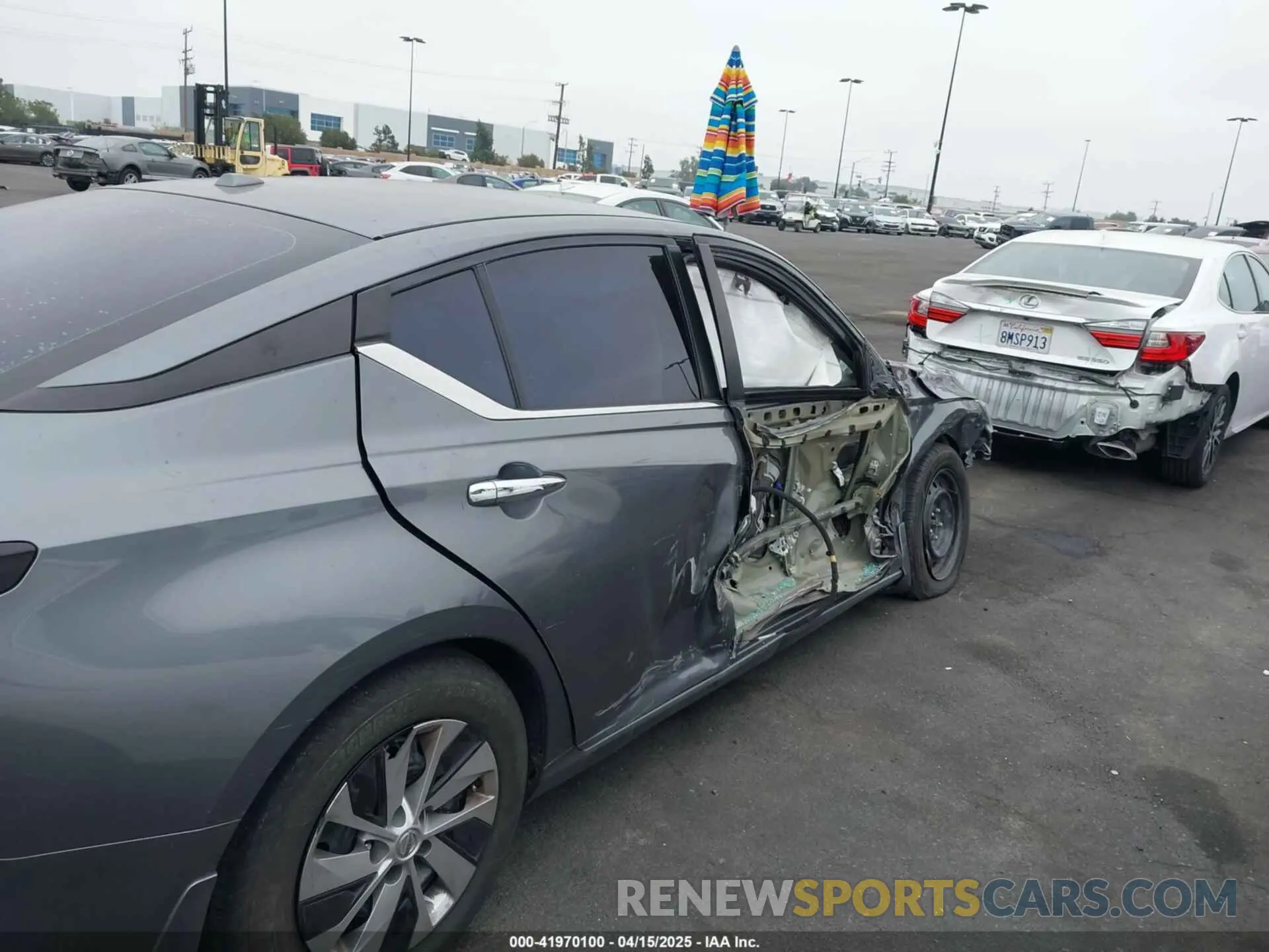 13 Photograph of a damaged car 1N4BL4BV2KC136119 NISSAN ALTIMA 2019