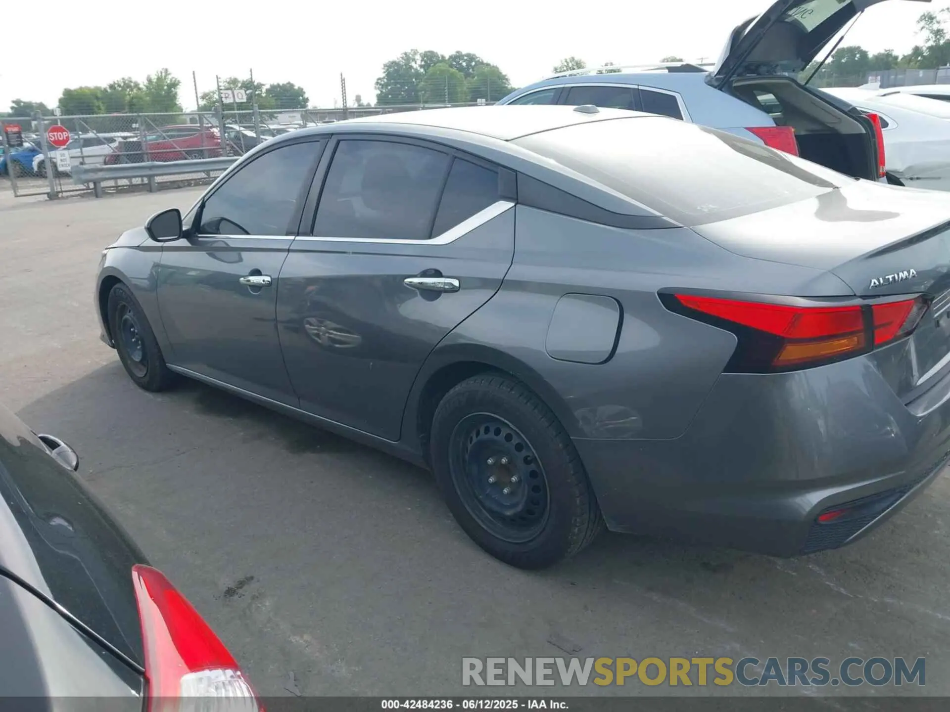 14 Photograph of a damaged car 1N4BL4BV2KC148027 NISSAN ALTIMA 2019