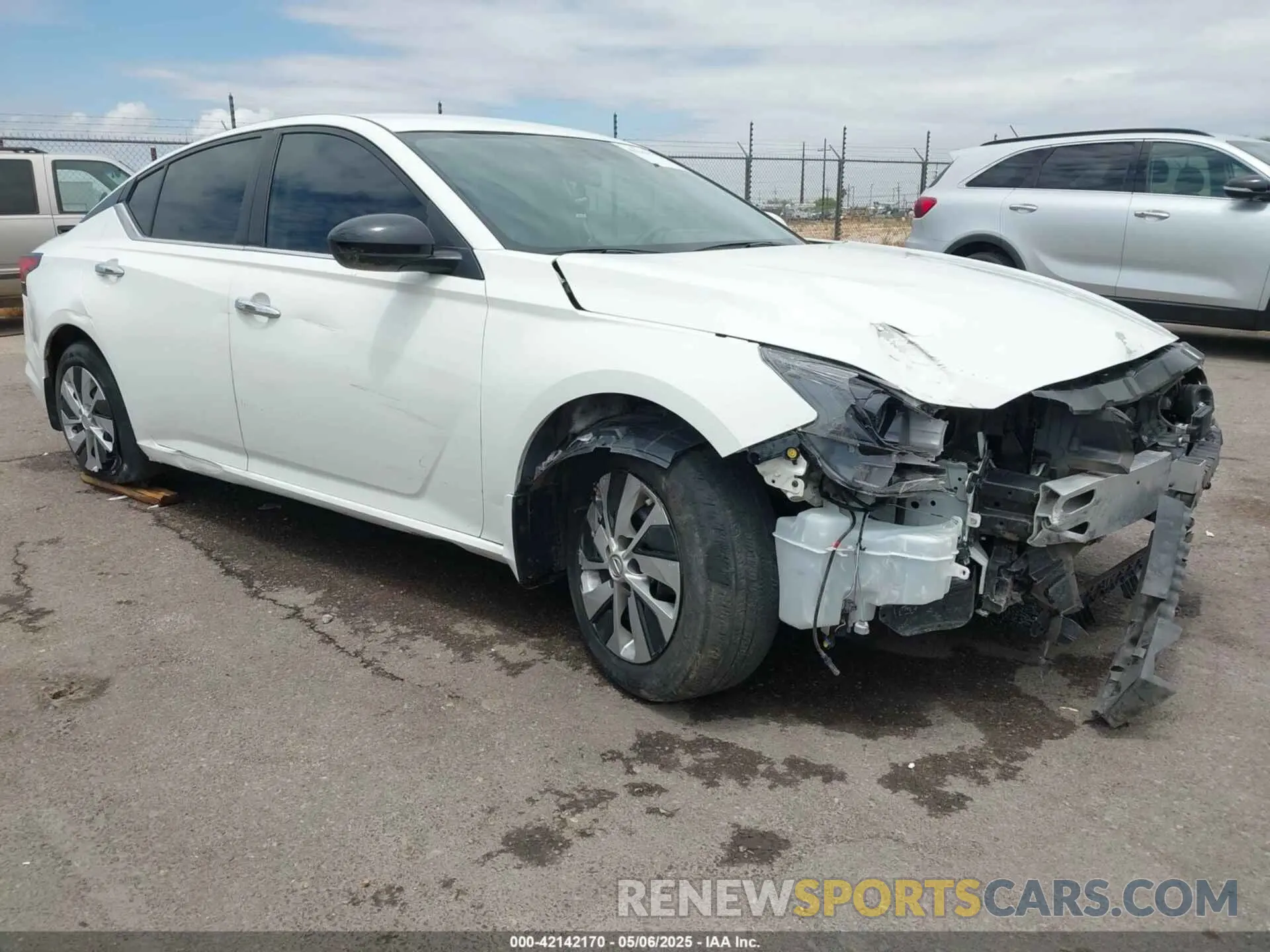 1 Photograph of a damaged car 1N4BL4BV2KC171081 NISSAN ALTIMA 2019