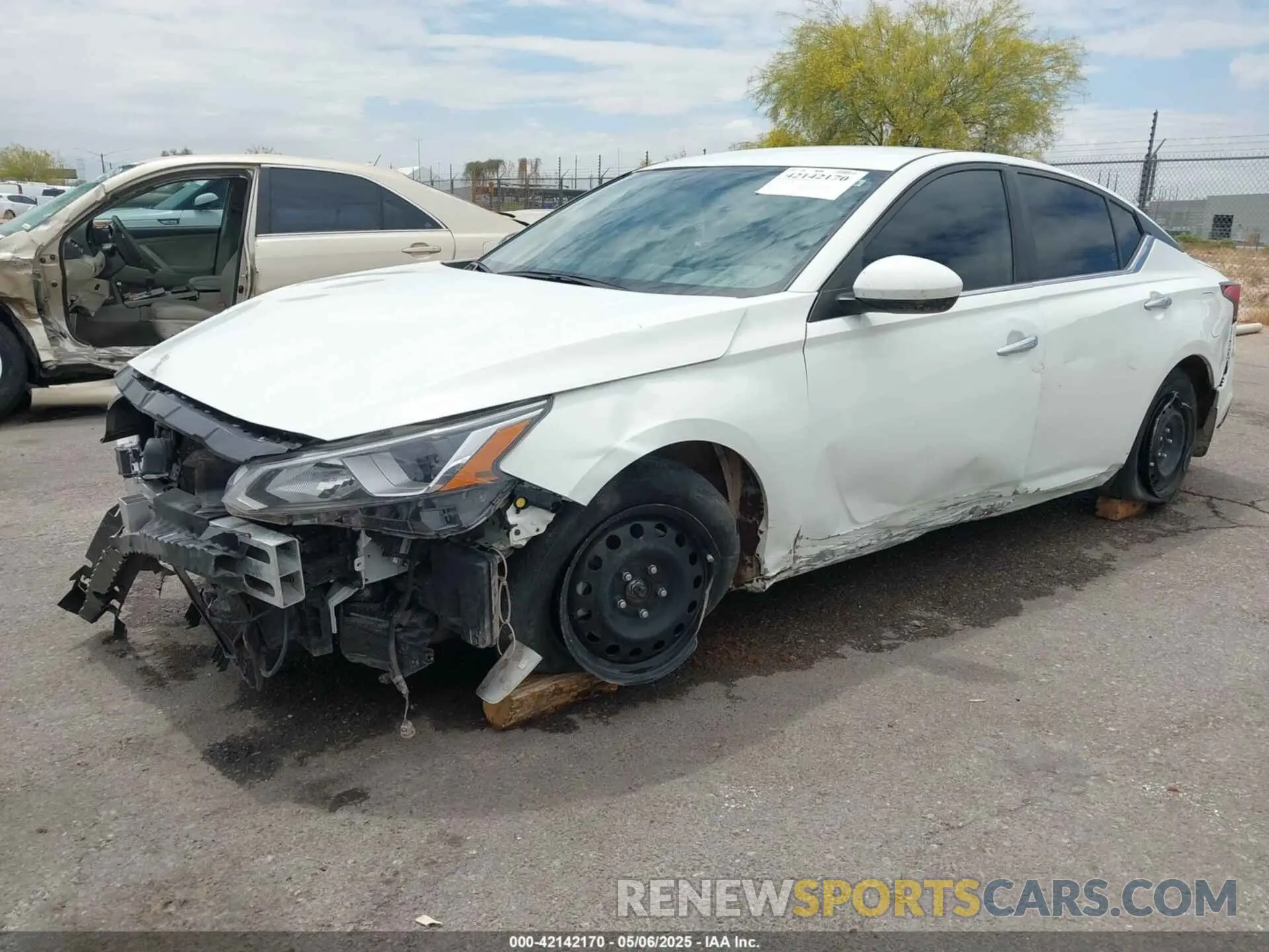 2 Photograph of a damaged car 1N4BL4BV2KC171081 NISSAN ALTIMA 2019