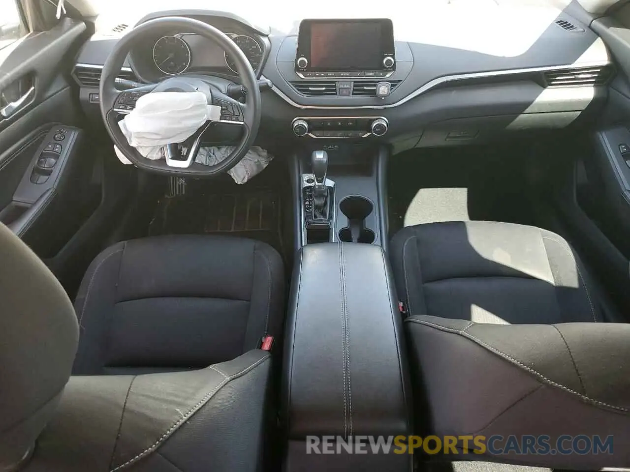 8 Photograph of a damaged car 1N4BL4BV2KC221140 NISSAN ALTIMA 2019