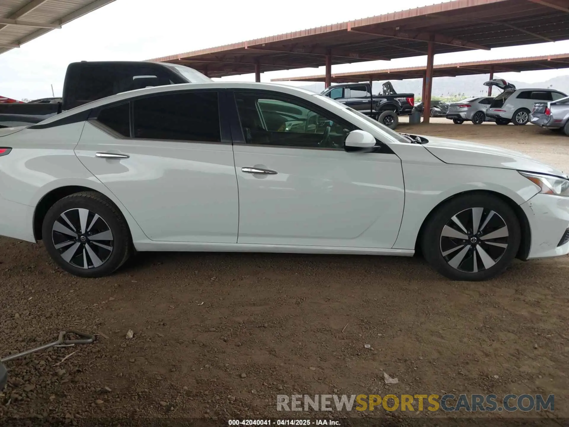 12 Photograph of a damaged car 1N4BL4BV2KC221297 NISSAN ALTIMA 2019
