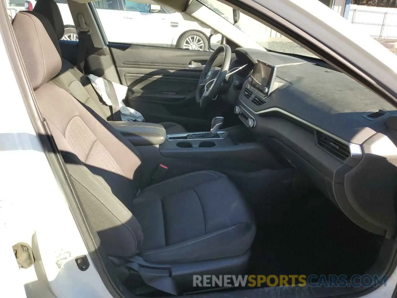 7 Photograph of a damaged car 1N4BL4BV2KC221333 NISSAN ALTIMA 2019