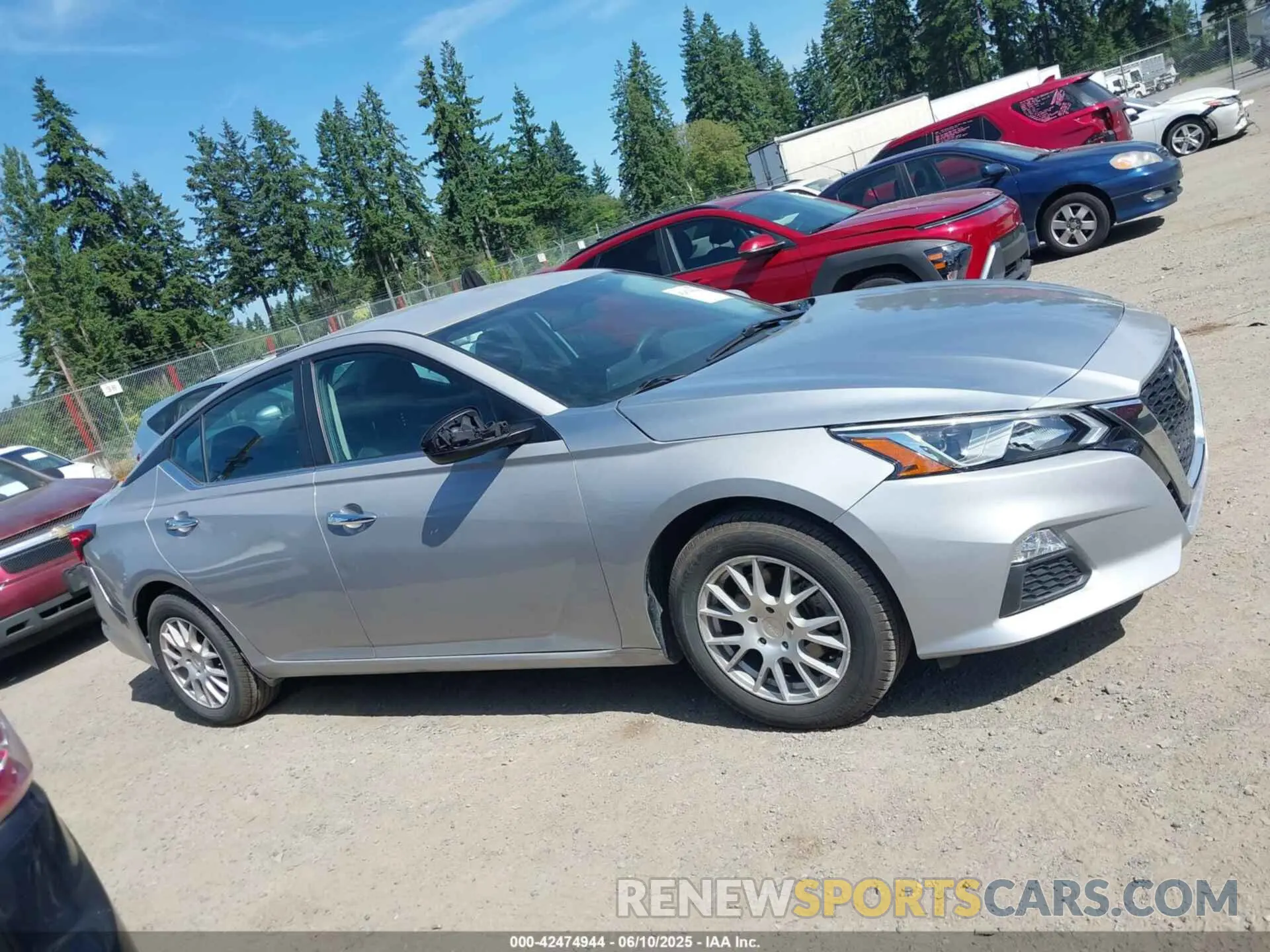 13 Photograph of a damaged car 1N4BL4BV2KC226791 NISSAN ALTIMA 2019
