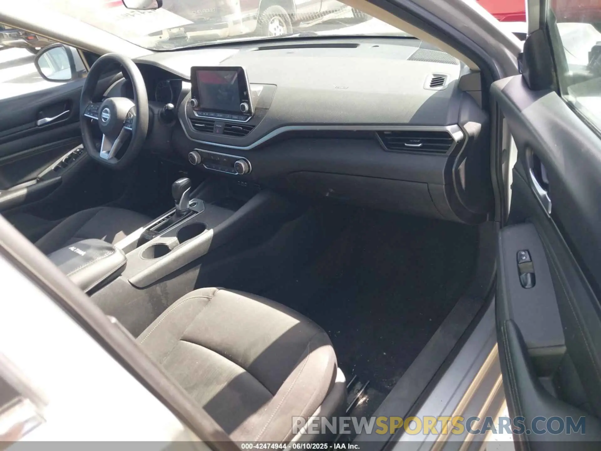 5 Photograph of a damaged car 1N4BL4BV2KC226791 NISSAN ALTIMA 2019