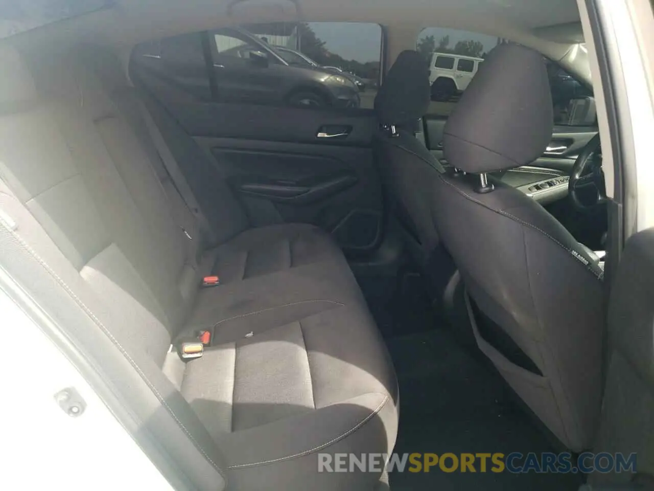 10 Photograph of a damaged car 1N4BL4BV2KC230467 NISSAN ALTIMA 2019