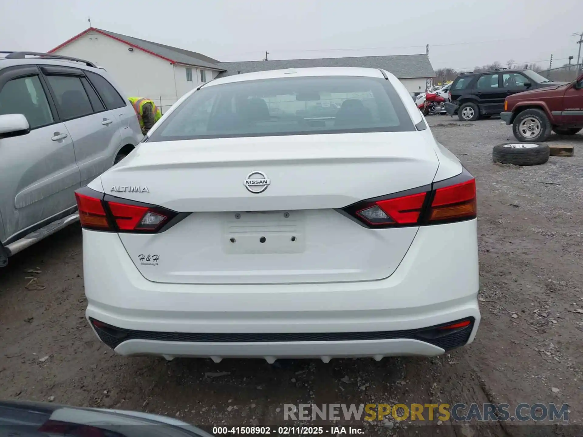 16 Photograph of a damaged car 1N4BL4BV2KC237404 NISSAN ALTIMA 2019