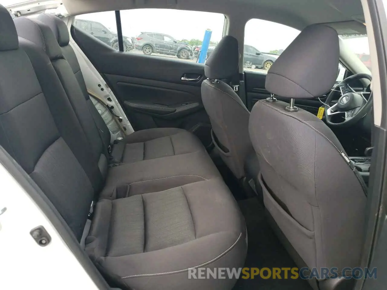 10 Photograph of a damaged car 1N4BL4BV2KC252145 NISSAN ALTIMA 2019