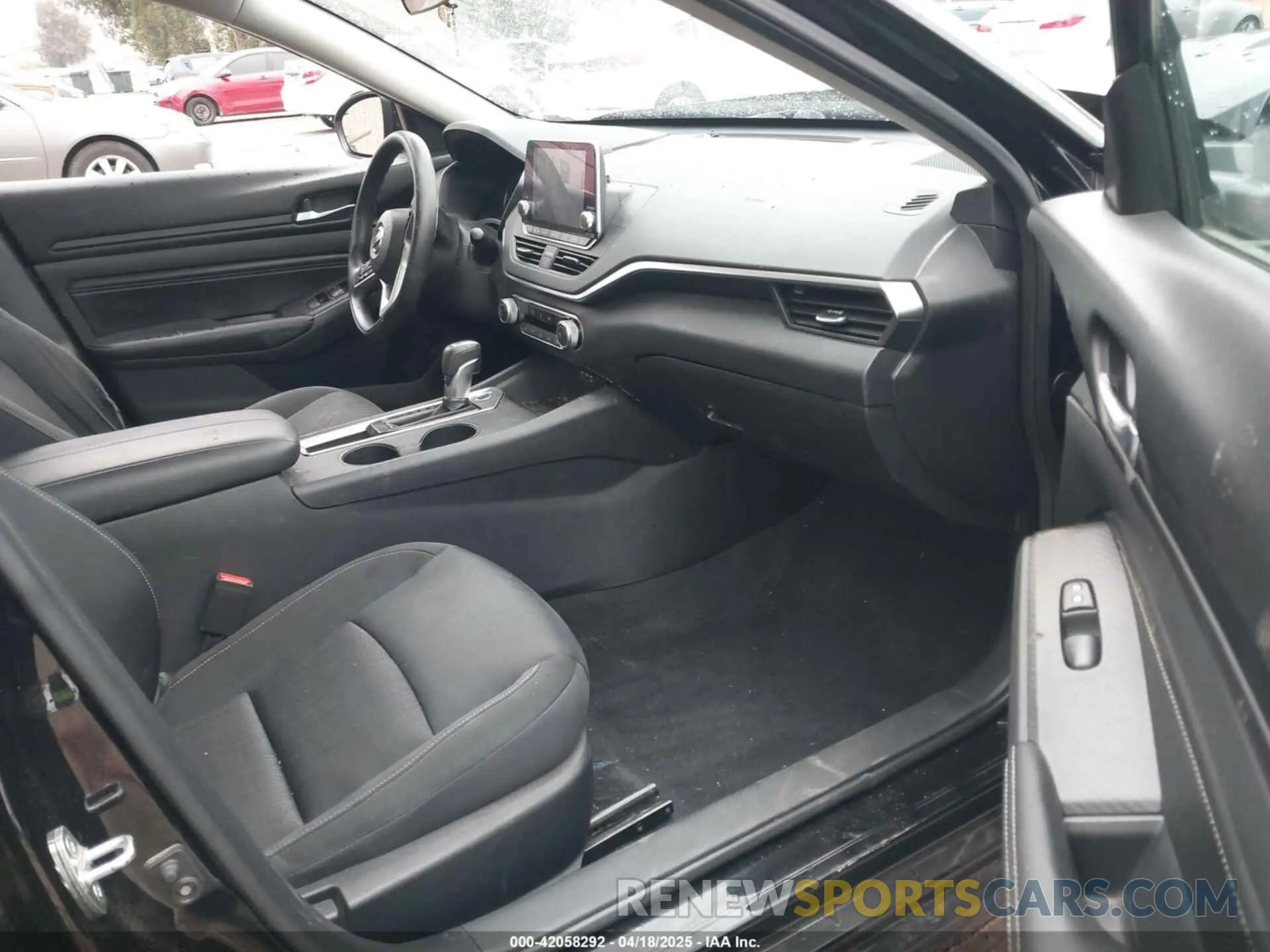 5 Photograph of a damaged car 1N4BL4BV2KN317158 NISSAN ALTIMA 2019