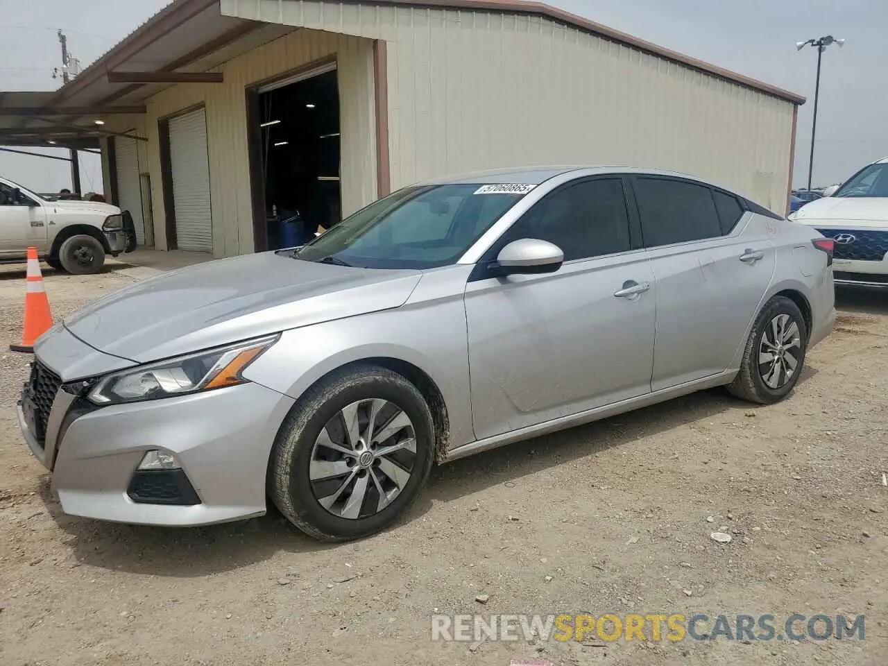 1 Photograph of a damaged car 1N4BL4BV3KC128711 NISSAN ALTIMA 2019
