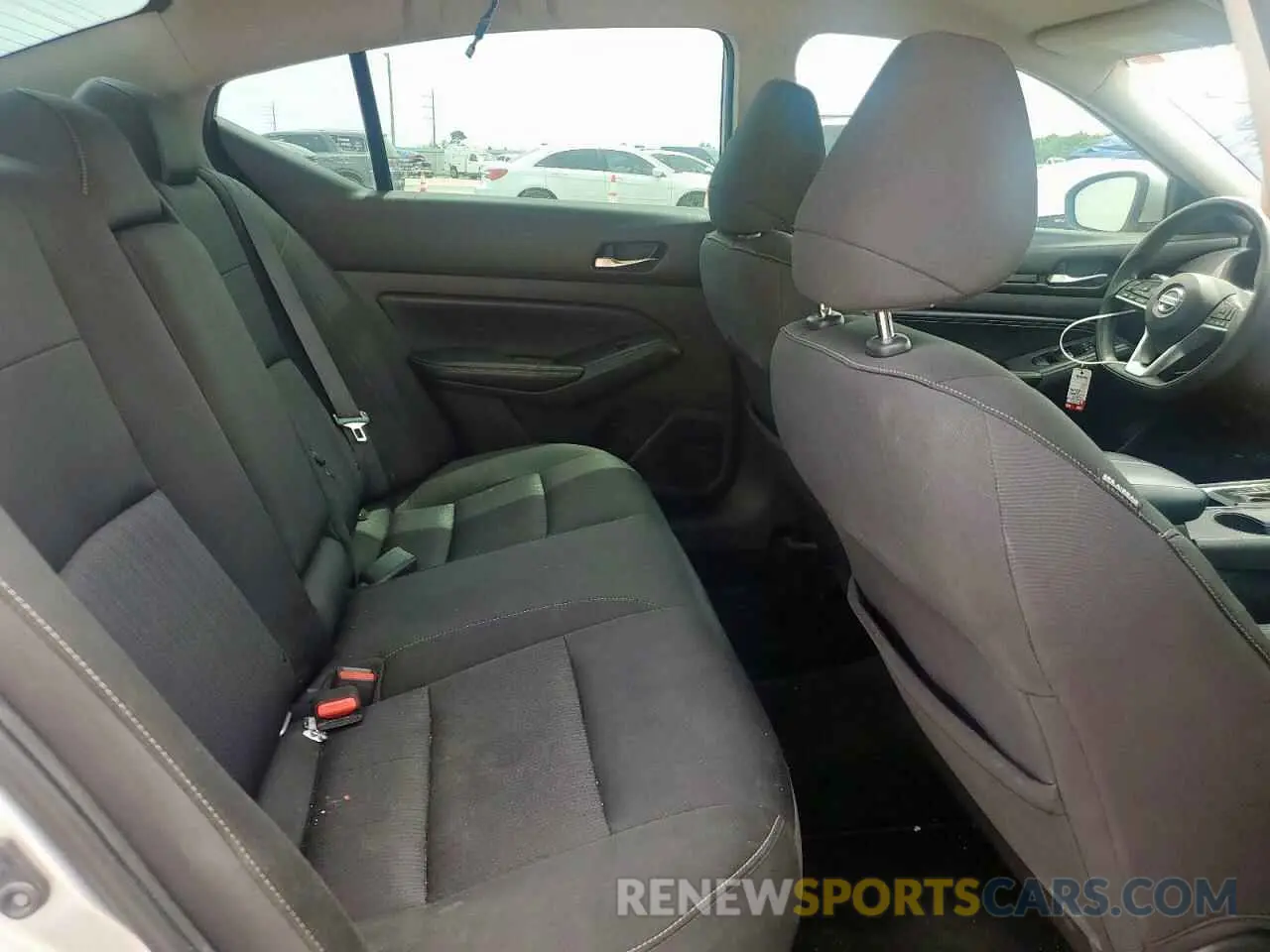10 Photograph of a damaged car 1N4BL4BV3KC128711 NISSAN ALTIMA 2019