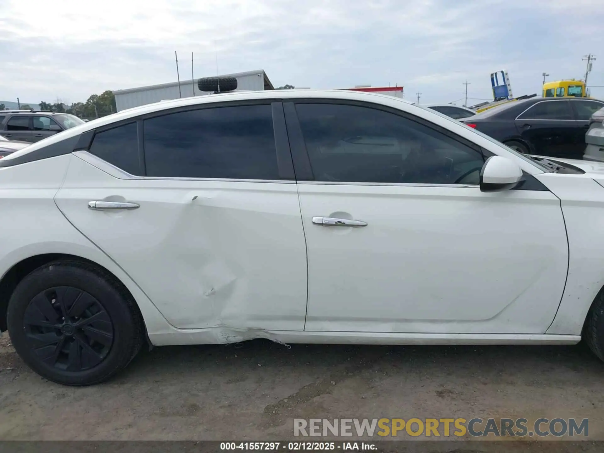 13 Photograph of a damaged car 1N4BL4BV3KC131253 NISSAN ALTIMA 2019