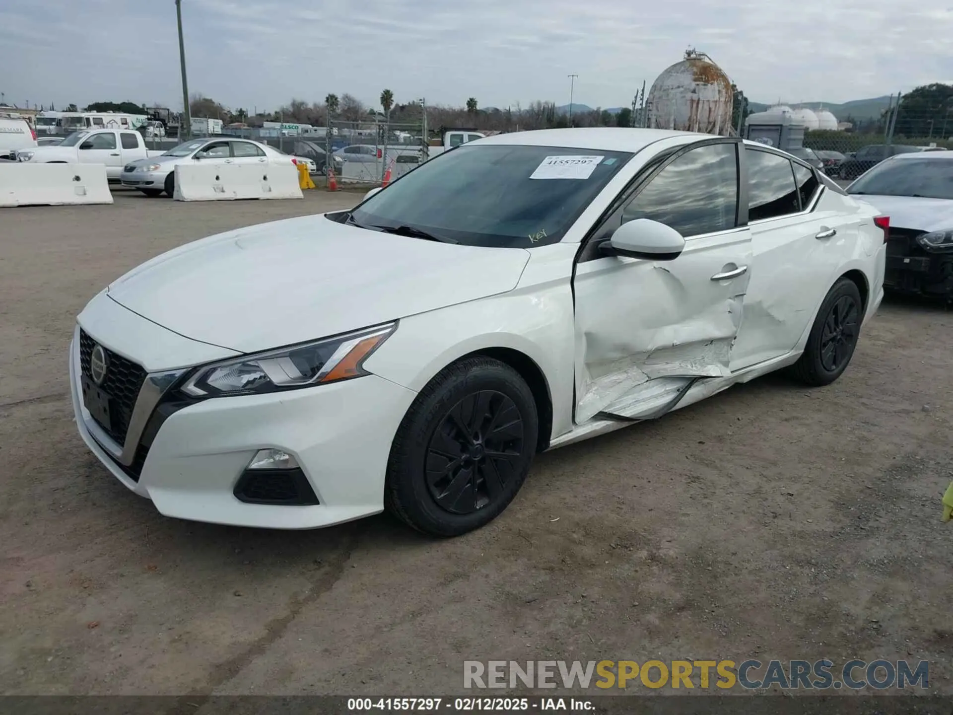 2 Photograph of a damaged car 1N4BL4BV3KC131253 NISSAN ALTIMA 2019
