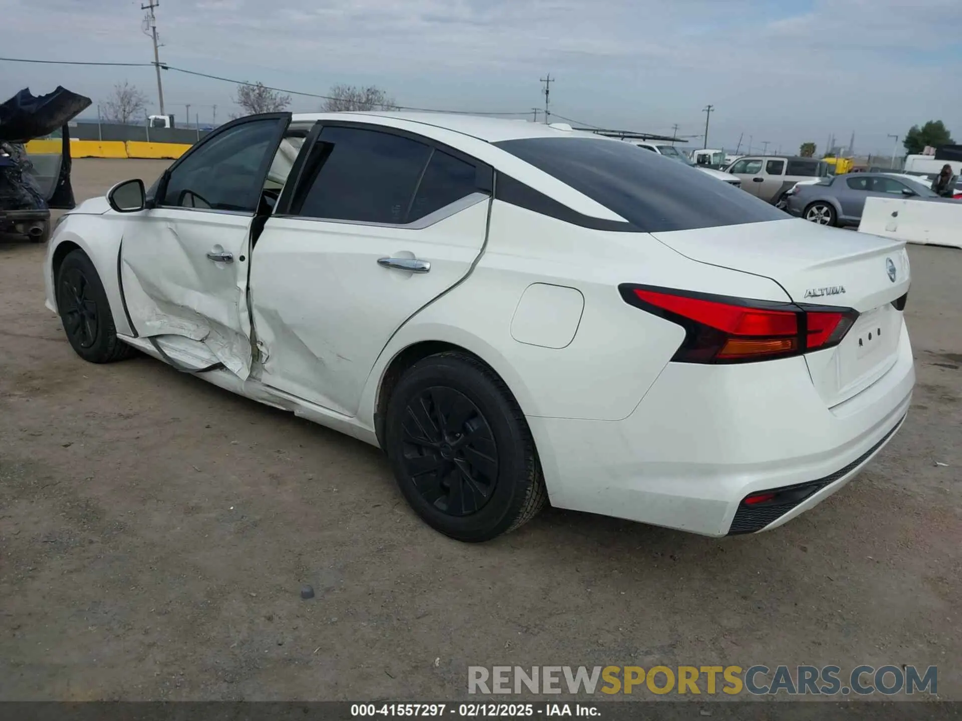 3 Photograph of a damaged car 1N4BL4BV3KC131253 NISSAN ALTIMA 2019