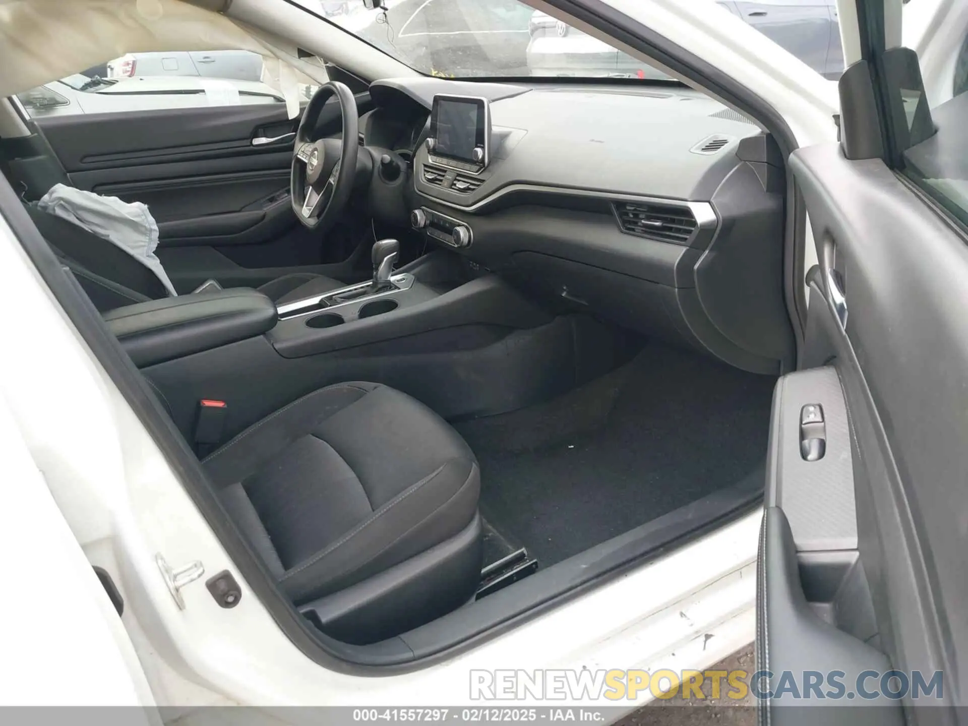 5 Photograph of a damaged car 1N4BL4BV3KC131253 NISSAN ALTIMA 2019