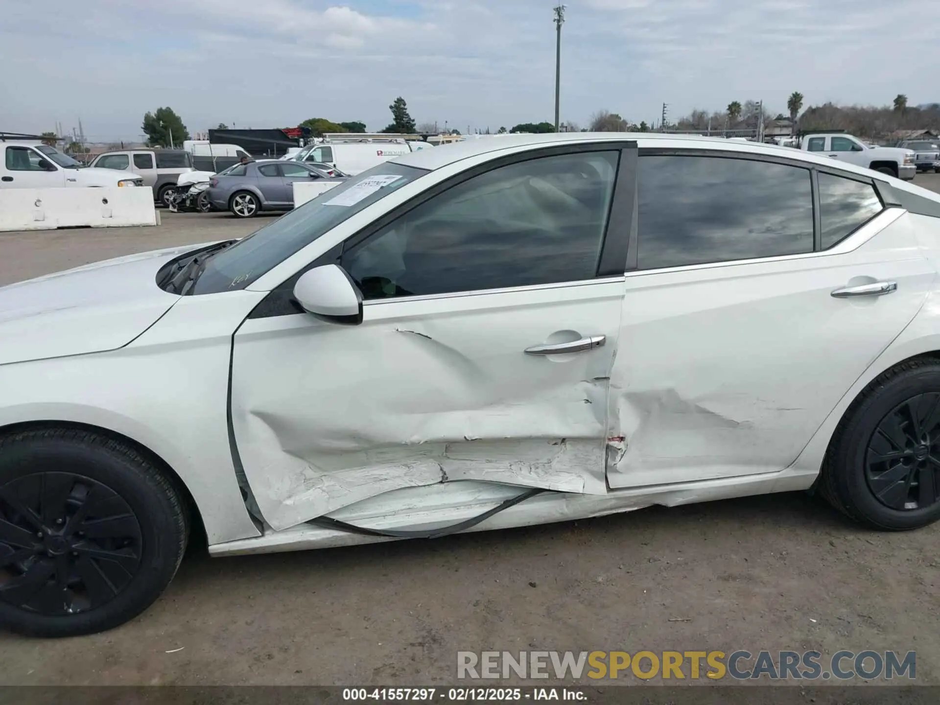 6 Photograph of a damaged car 1N4BL4BV3KC131253 NISSAN ALTIMA 2019