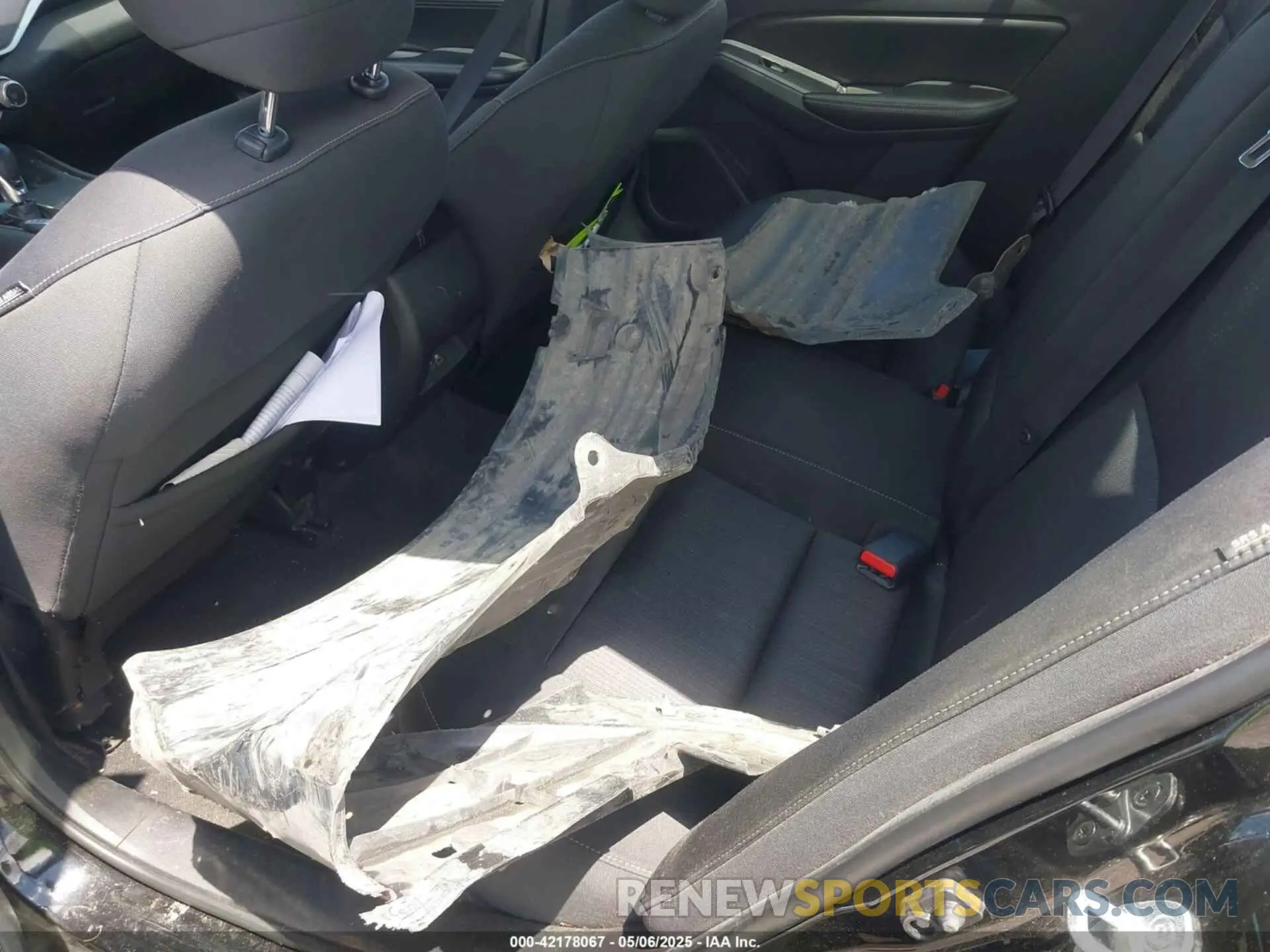 12 Photograph of a damaged car 1N4BL4BV3KC135934 NISSAN ALTIMA 2019