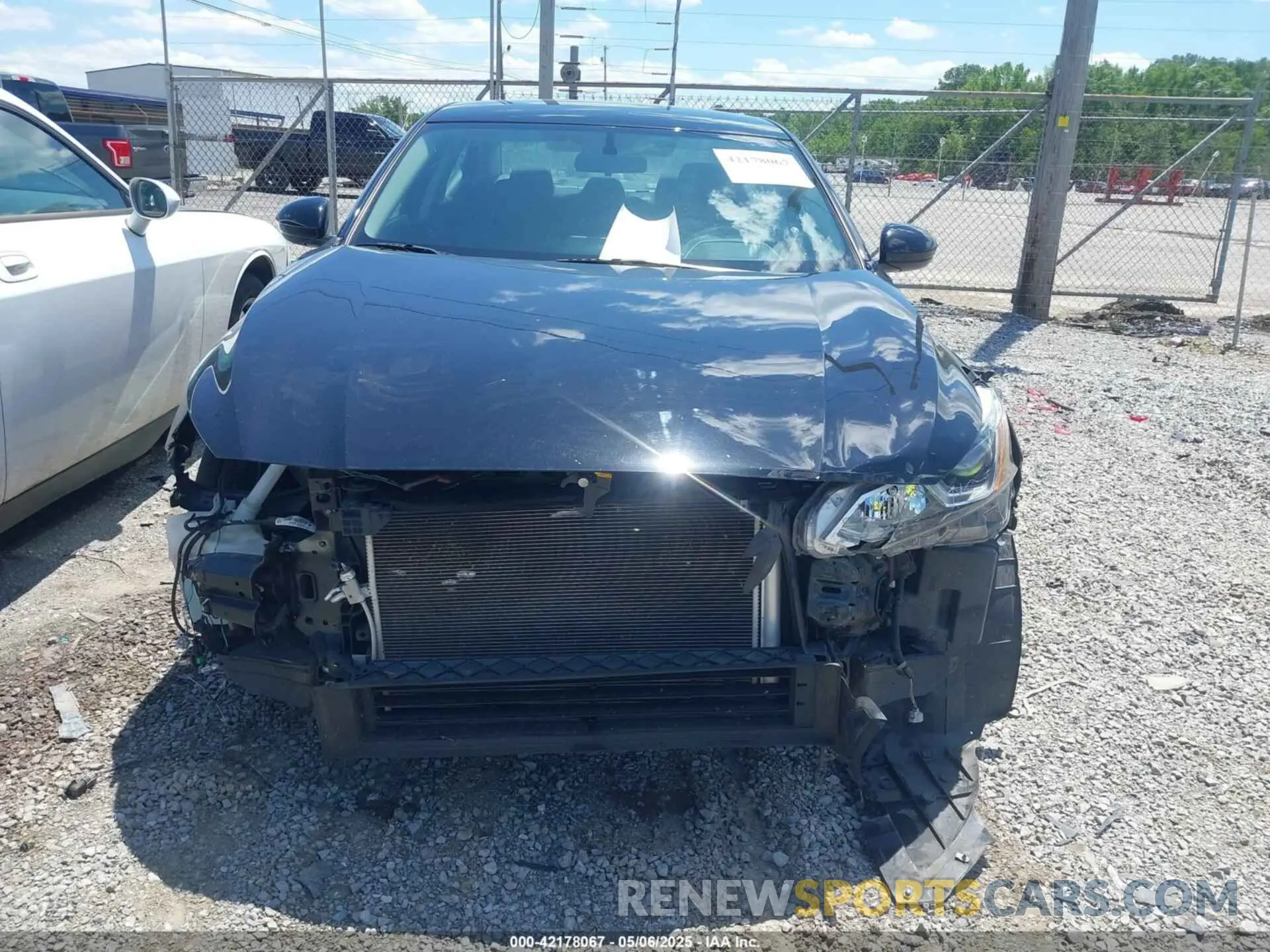 13 Photograph of a damaged car 1N4BL4BV3KC135934 NISSAN ALTIMA 2019