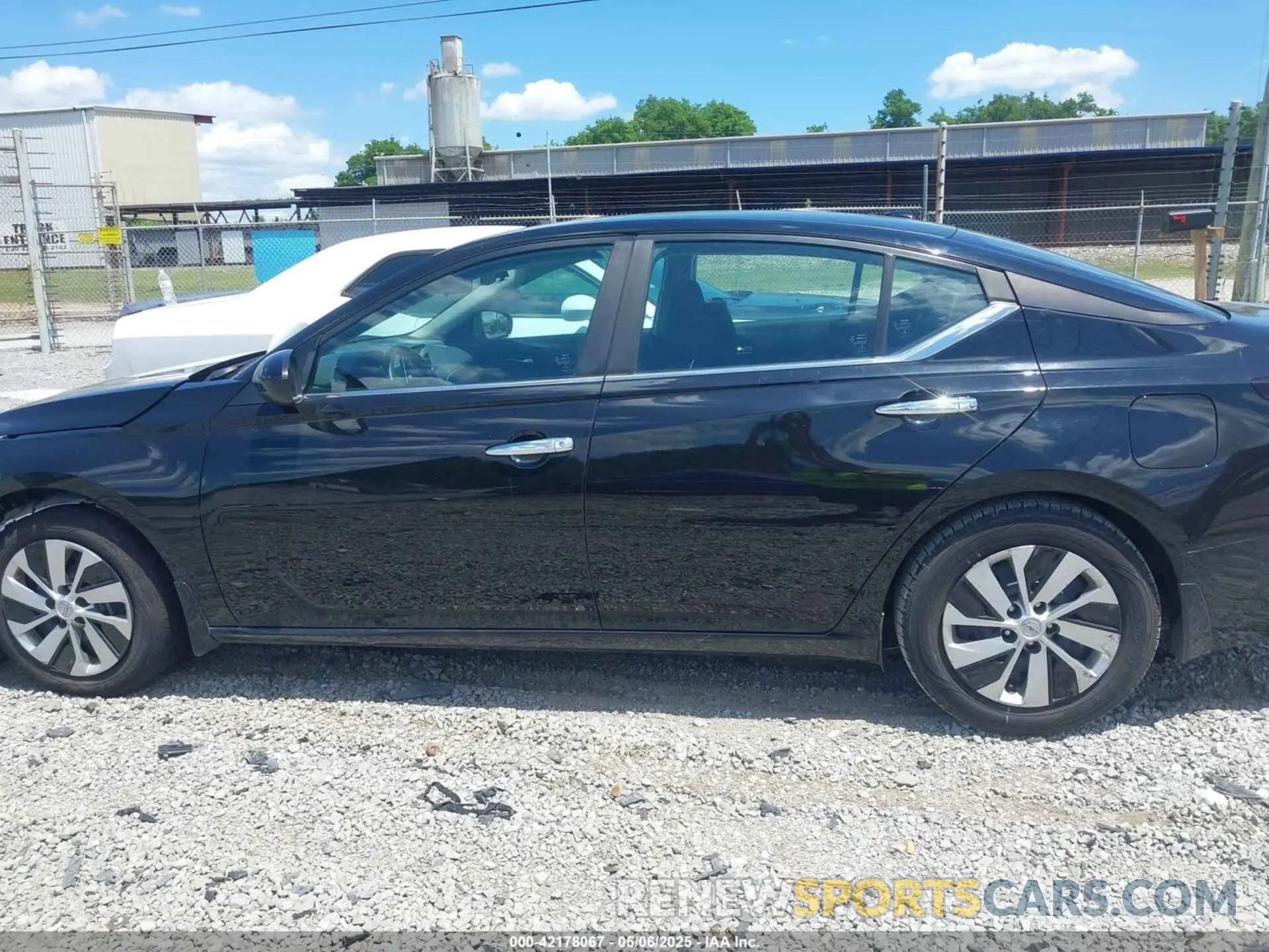 15 Photograph of a damaged car 1N4BL4BV3KC135934 NISSAN ALTIMA 2019