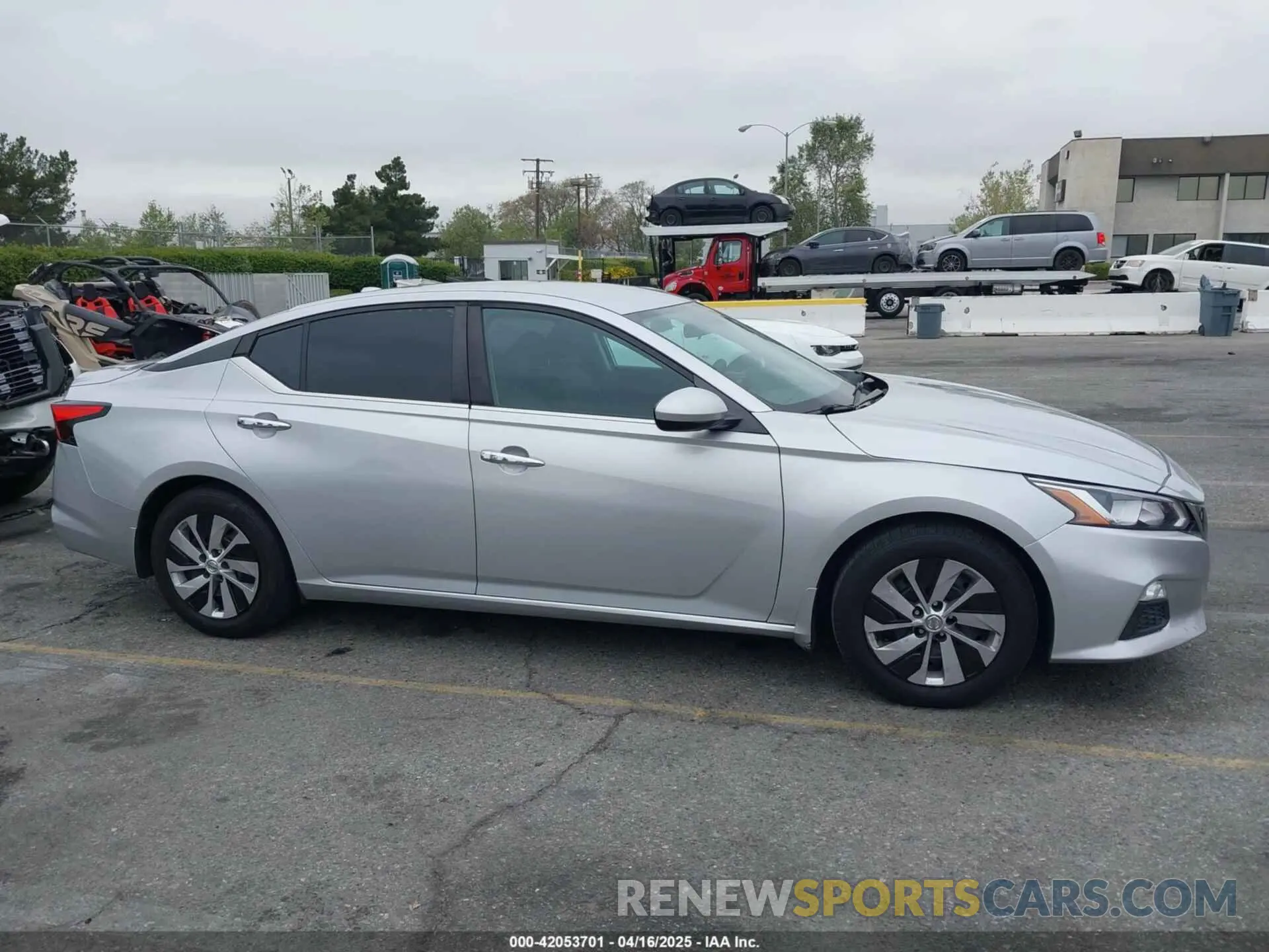13 Photograph of a damaged car 1N4BL4BV3KC190383 NISSAN ALTIMA 2019