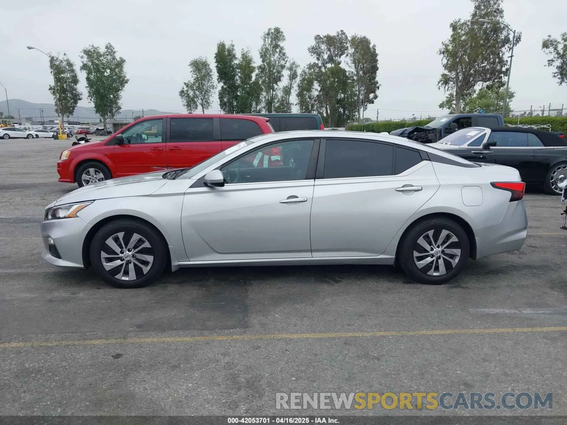 14 Photograph of a damaged car 1N4BL4BV3KC190383 NISSAN ALTIMA 2019