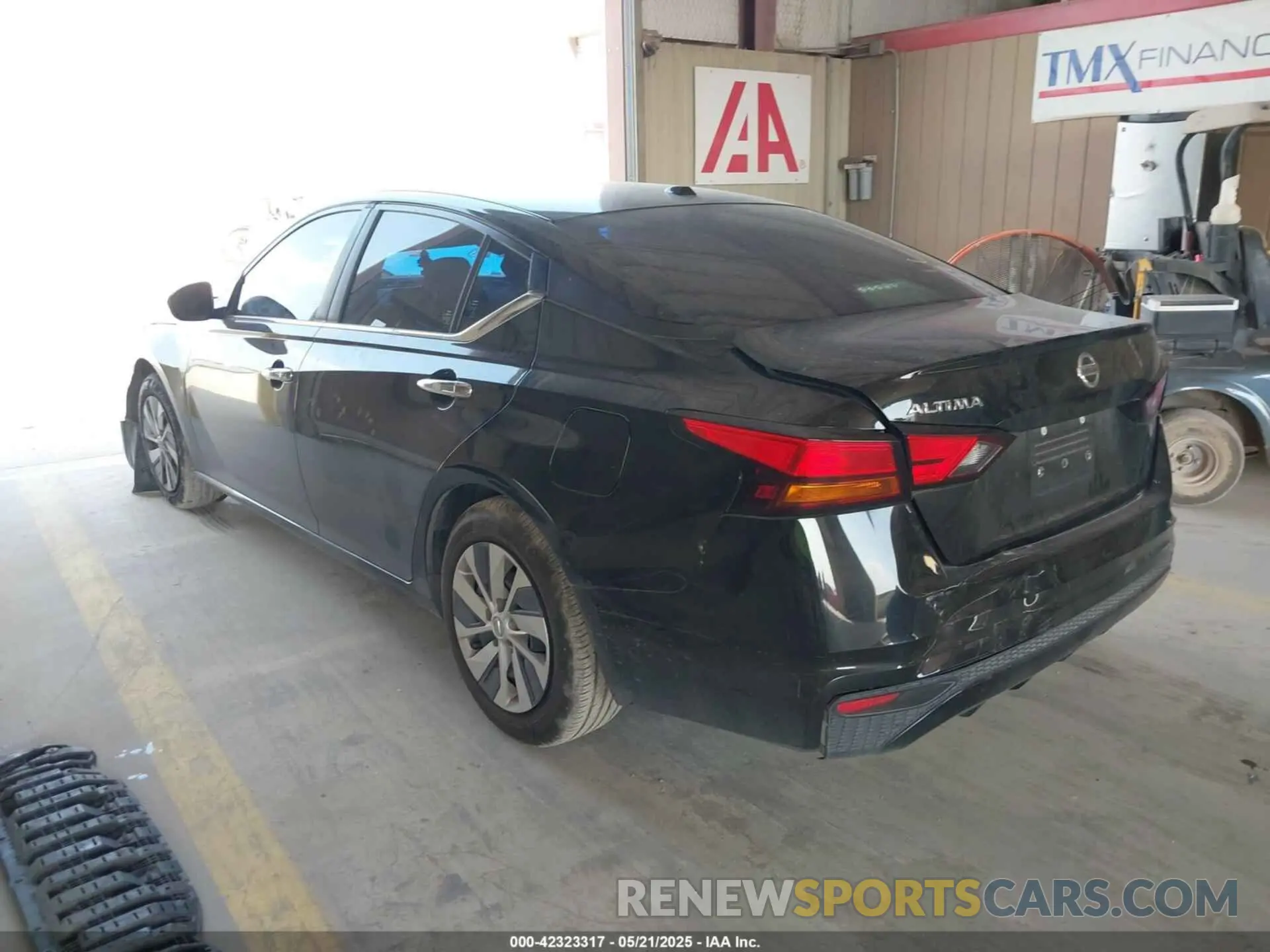 3 Photograph of a damaged car 1N4BL4BV3KC229988 NISSAN ALTIMA 2019