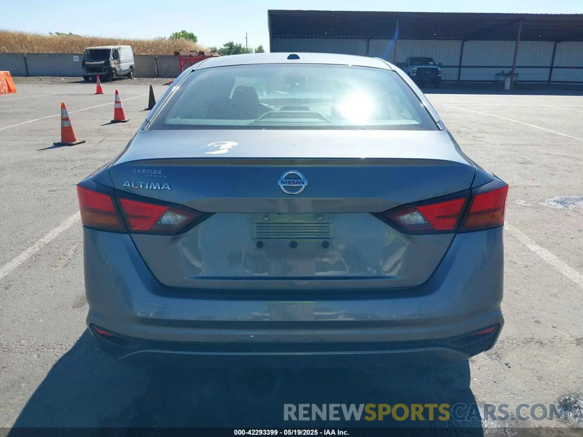 17 Photograph of a damaged car 1N4BL4BV3KC234673 NISSAN ALTIMA 2019