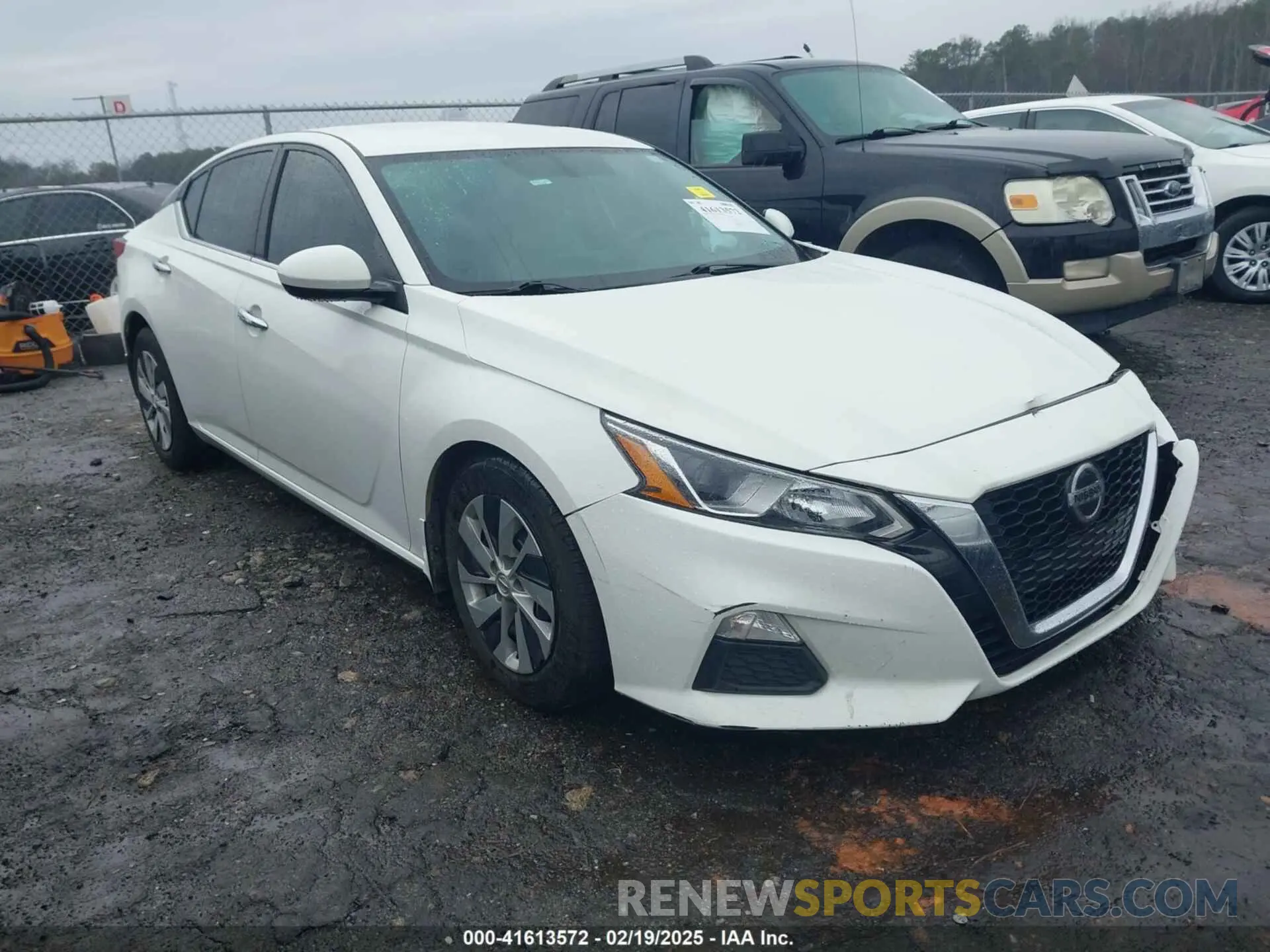 1 Photograph of a damaged car 1N4BL4BV3KC248525 NISSAN ALTIMA 2019