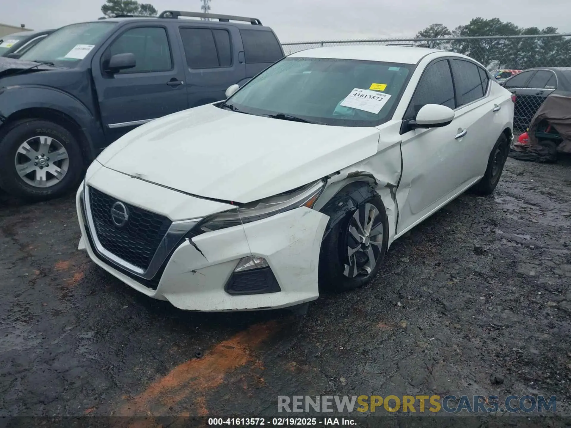 2 Photograph of a damaged car 1N4BL4BV3KC248525 NISSAN ALTIMA 2019