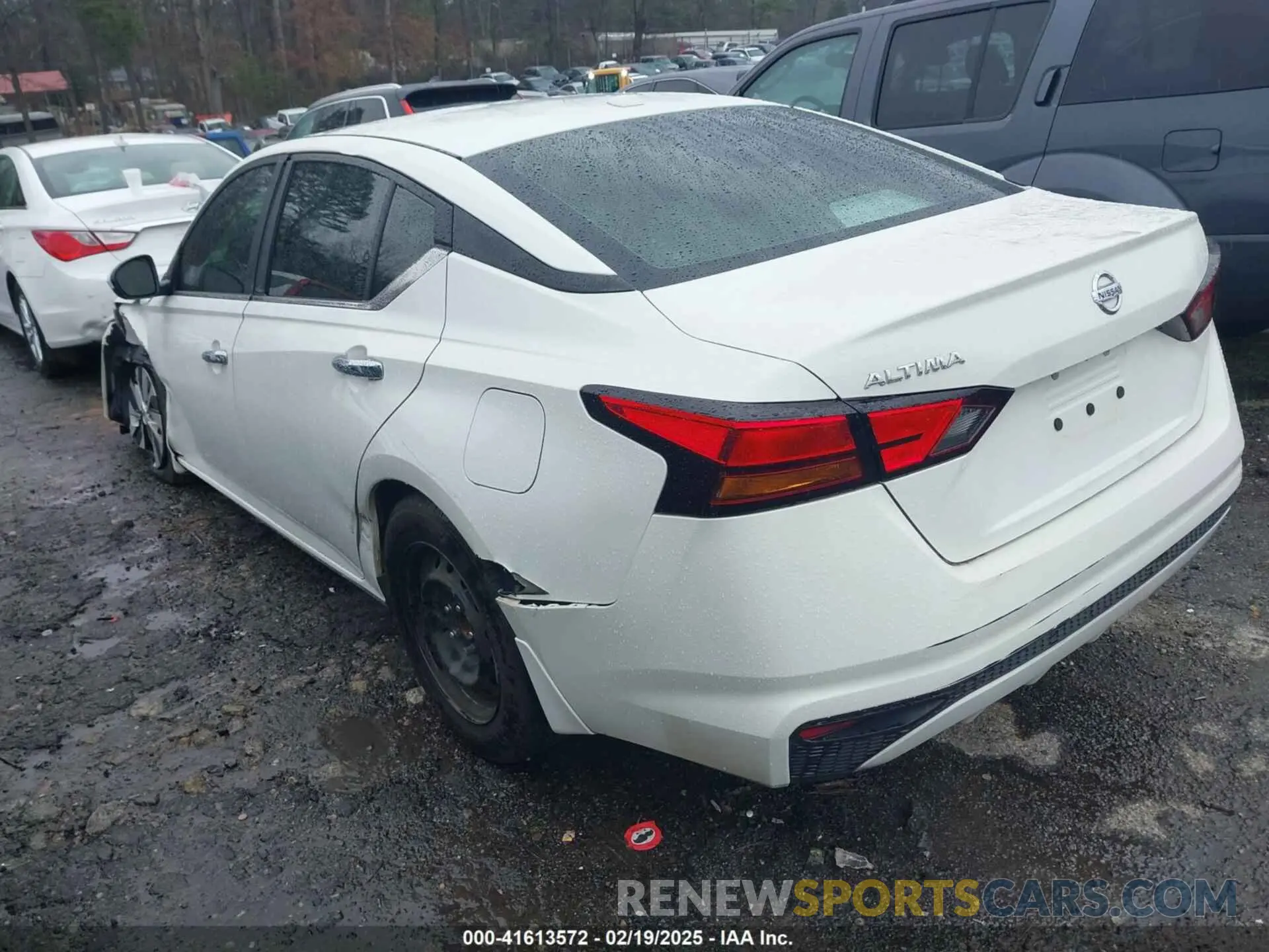 3 Photograph of a damaged car 1N4BL4BV3KC248525 NISSAN ALTIMA 2019