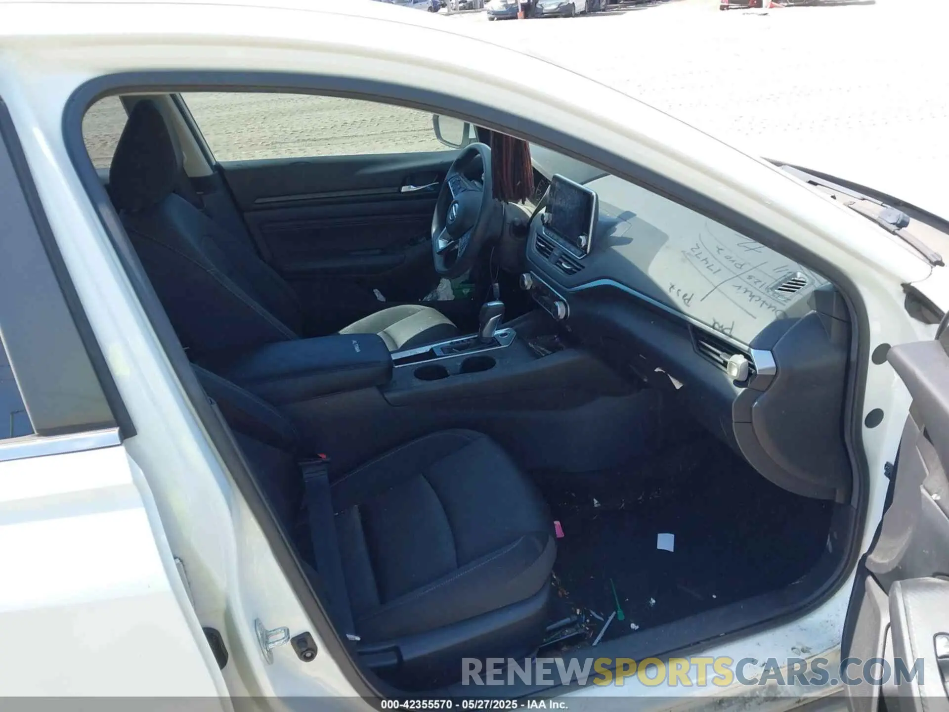 5 Photograph of a damaged car 1N4BL4BV3KC252154 NISSAN ALTIMA 2019