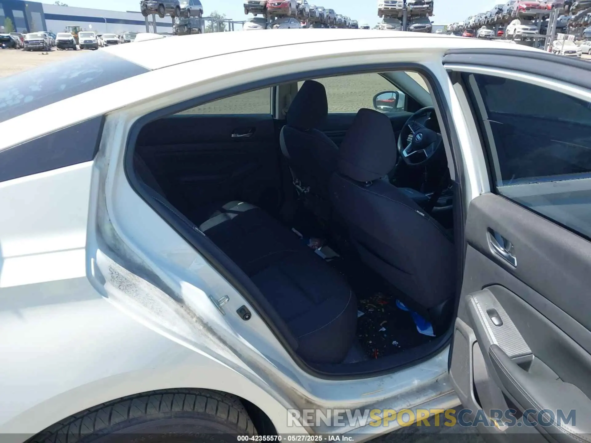 8 Photograph of a damaged car 1N4BL4BV3KC252154 NISSAN ALTIMA 2019