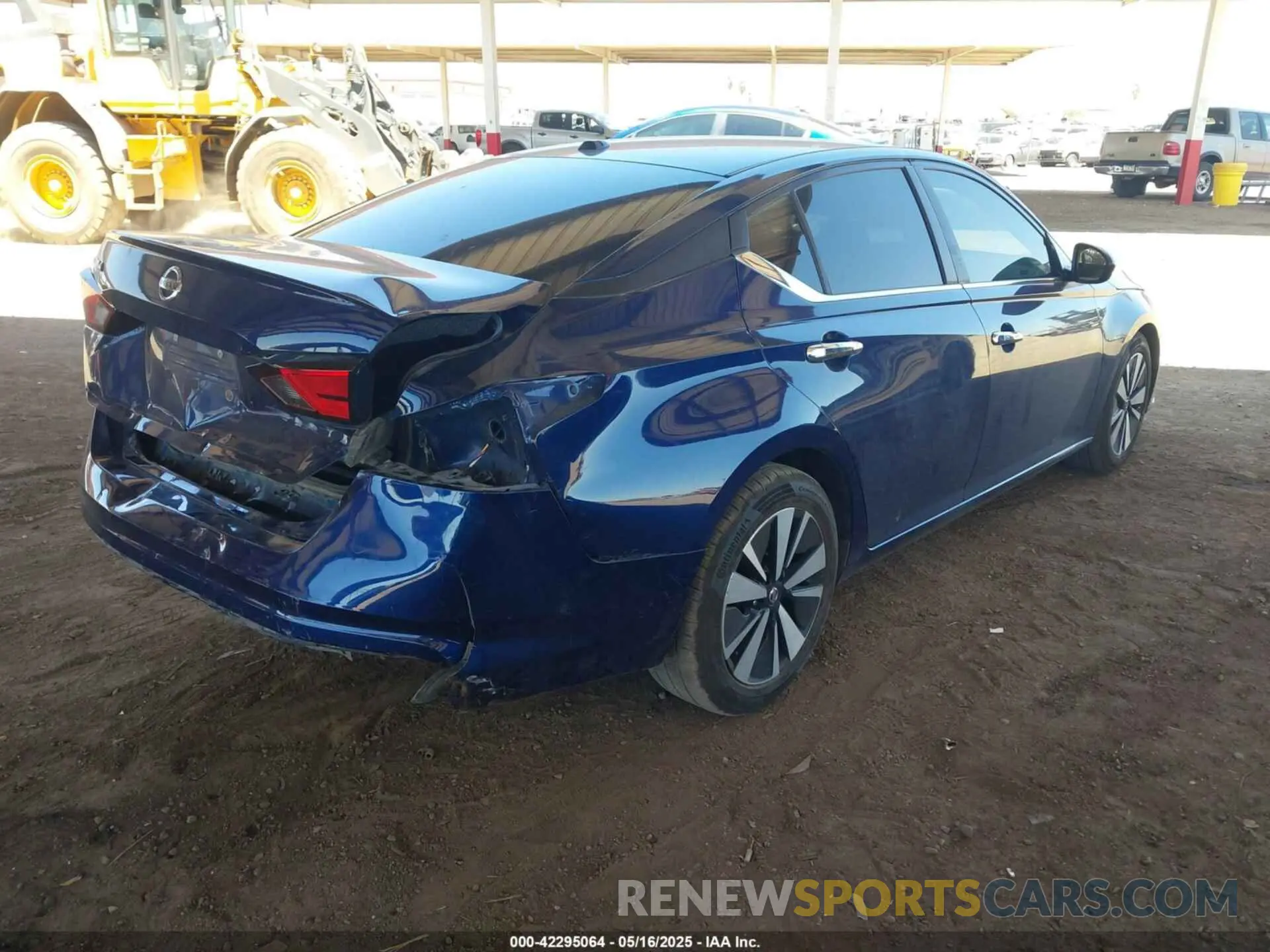 4 Photograph of a damaged car 1N4BL4BV3KN302412 NISSAN ALTIMA 2019