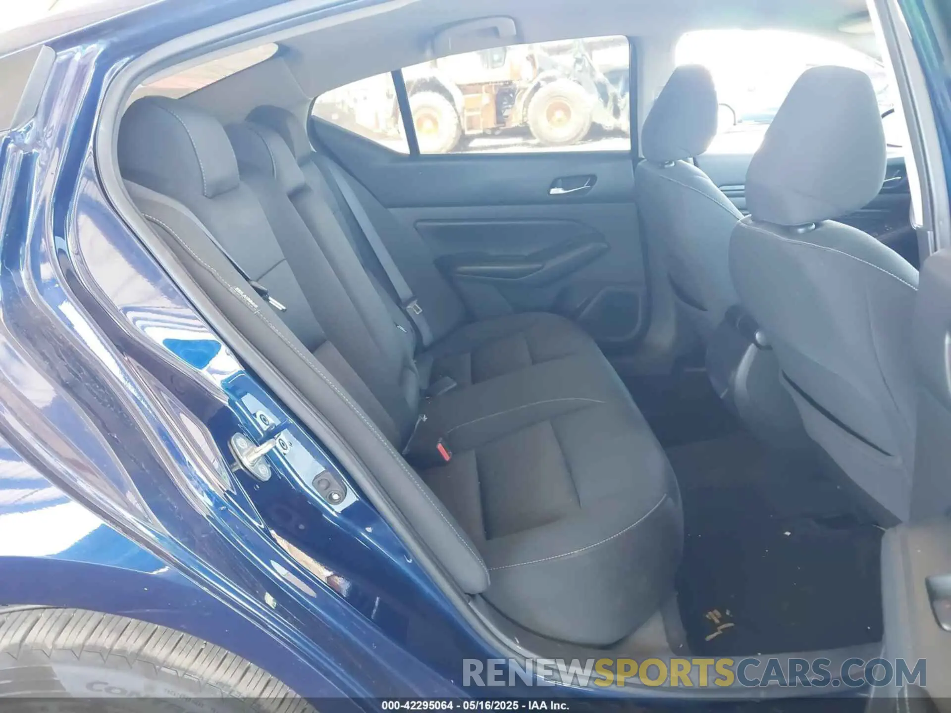 8 Photograph of a damaged car 1N4BL4BV3KN302412 NISSAN ALTIMA 2019
