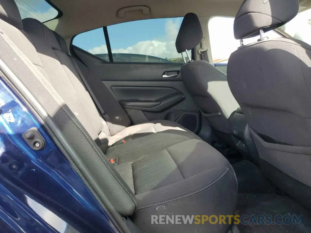 10 Photograph of a damaged car 1N4BL4BV3KN324121 NISSAN ALTIMA 2019