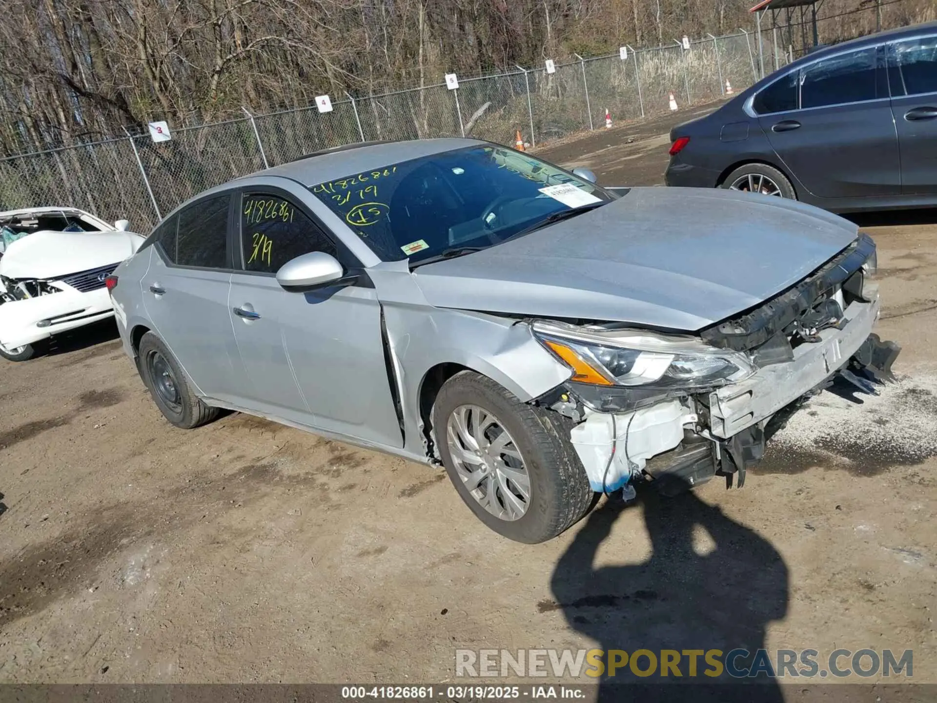 1 Photograph of a damaged car 1N4BL4BV4KC105373 NISSAN ALTIMA 2019