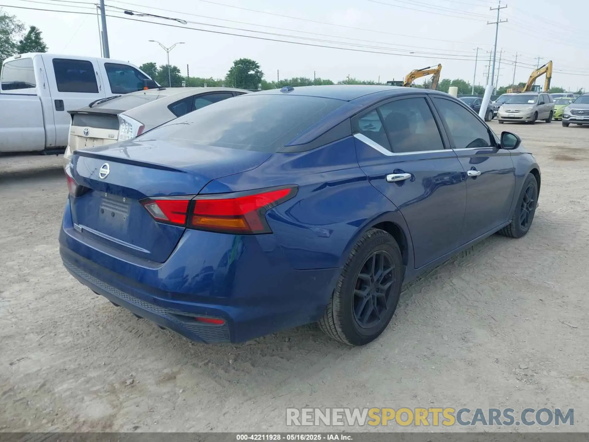 4 Photograph of a damaged car 1N4BL4BV4KC131195 NISSAN ALTIMA 2019