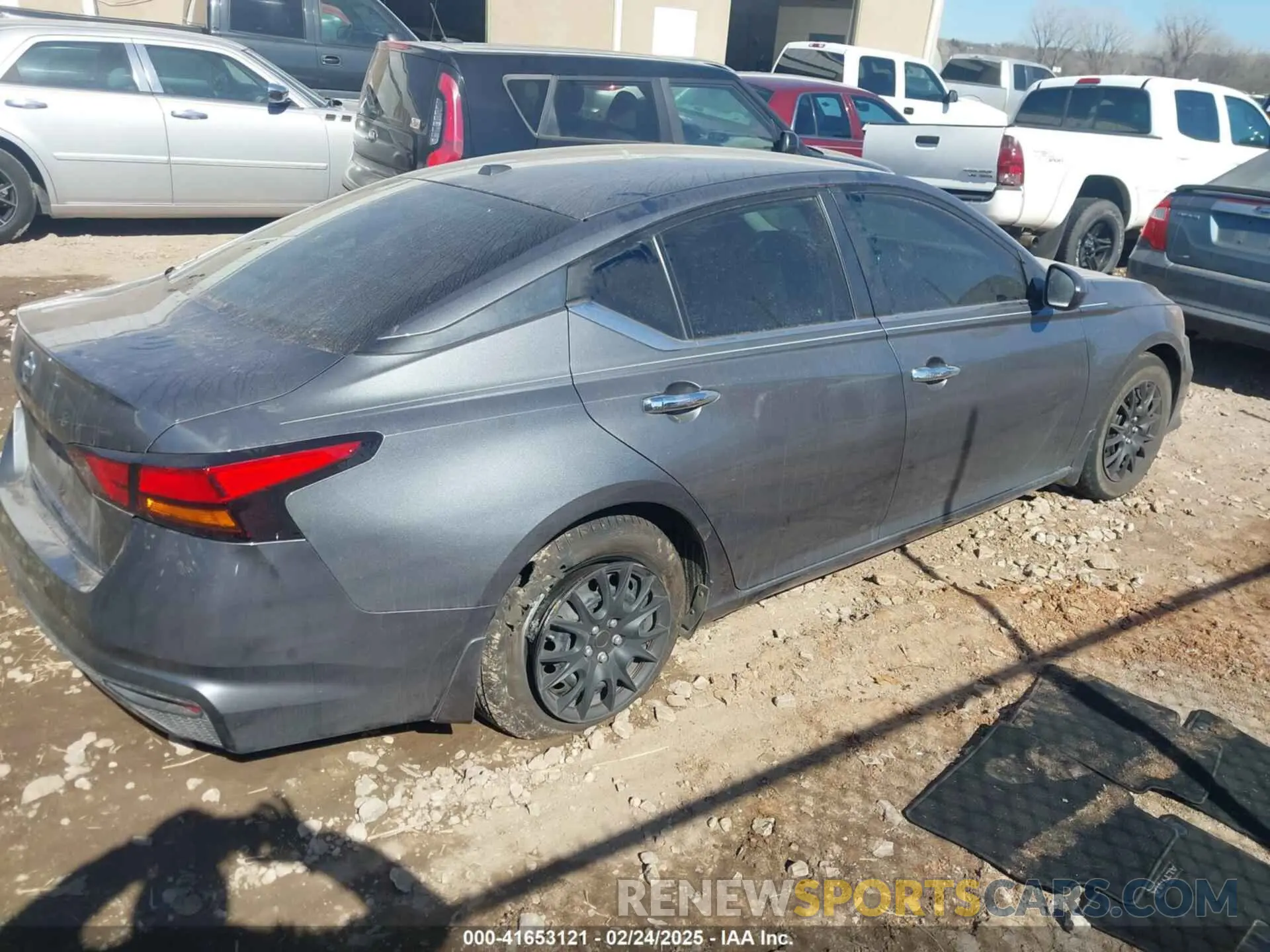 4 Photograph of a damaged car 1N4BL4BV4KC138373 NISSAN ALTIMA 2019