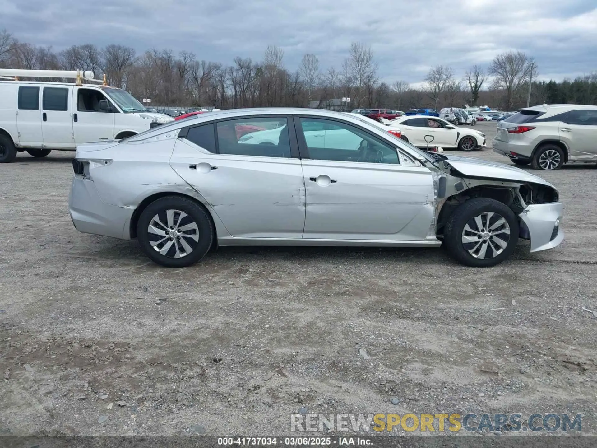 13 Photograph of a damaged car 1N4BL4BV4KC170904 NISSAN ALTIMA 2019