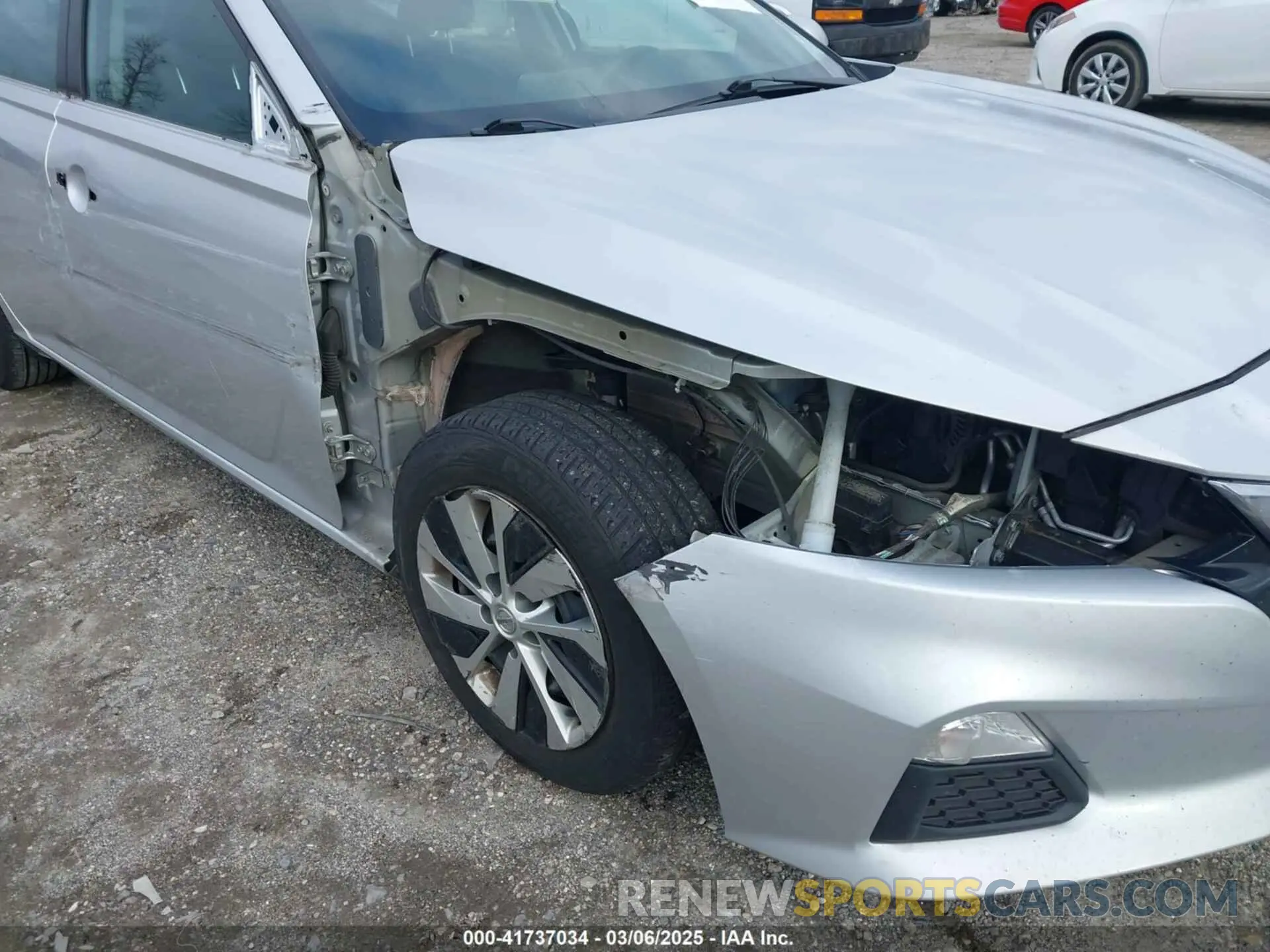 17 Photograph of a damaged car 1N4BL4BV4KC170904 NISSAN ALTIMA 2019
