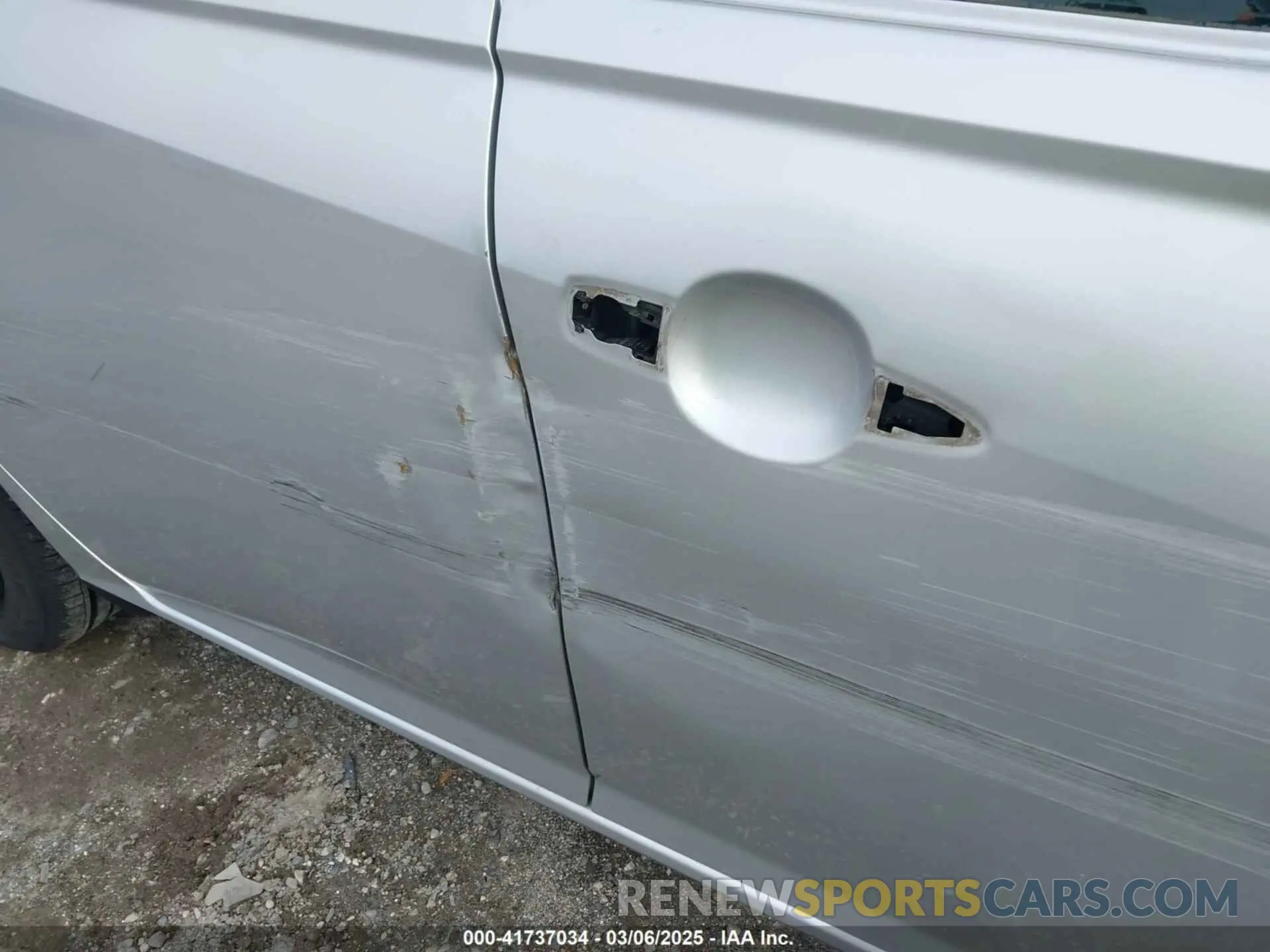 18 Photograph of a damaged car 1N4BL4BV4KC170904 NISSAN ALTIMA 2019